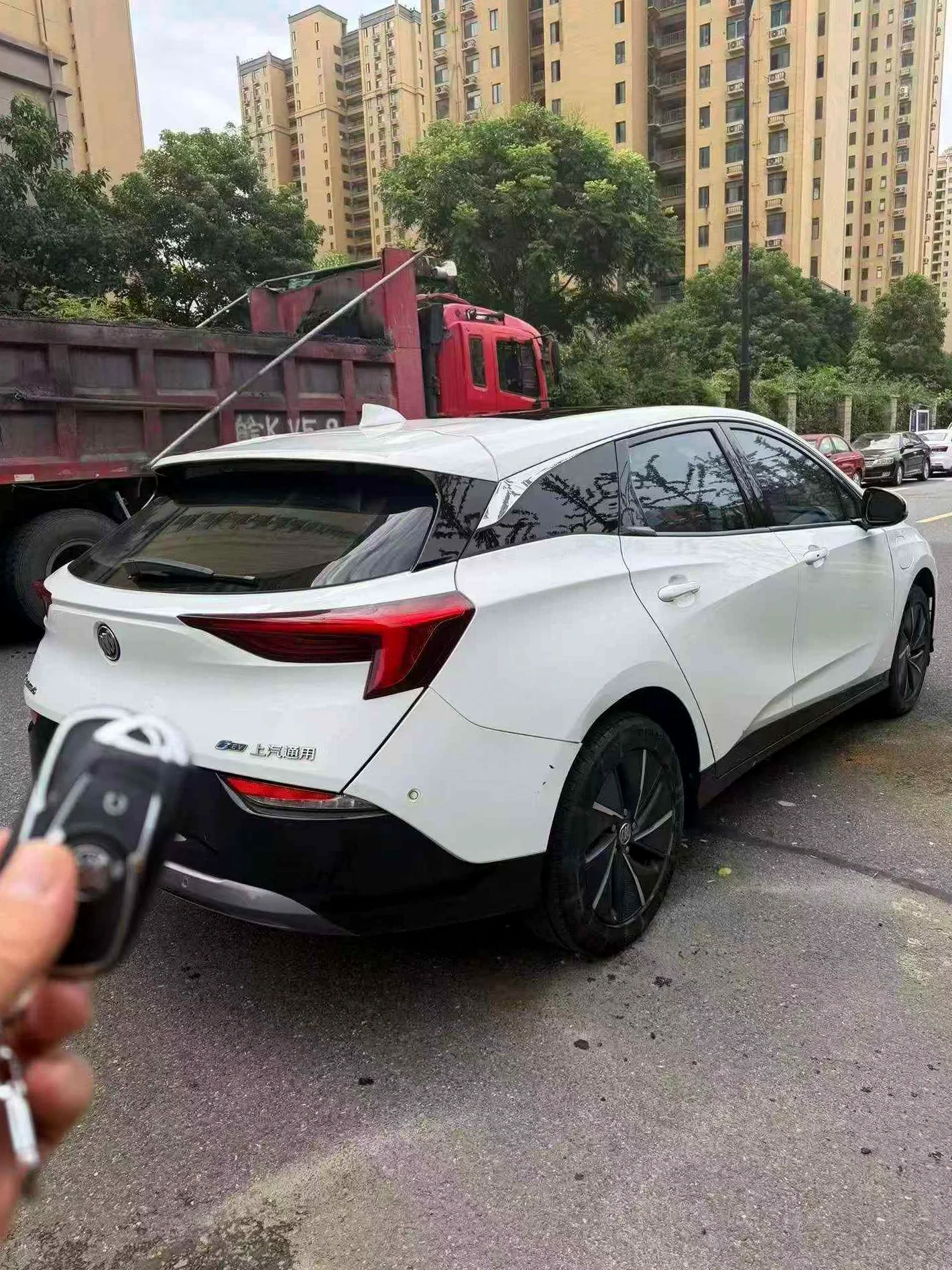 别克微蓝 后面外观一