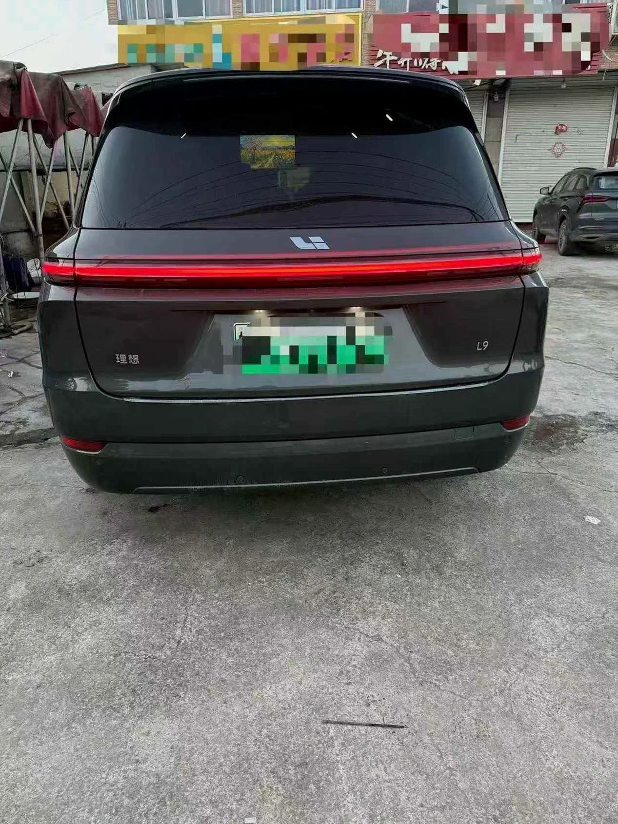 理想L9 后面外观三