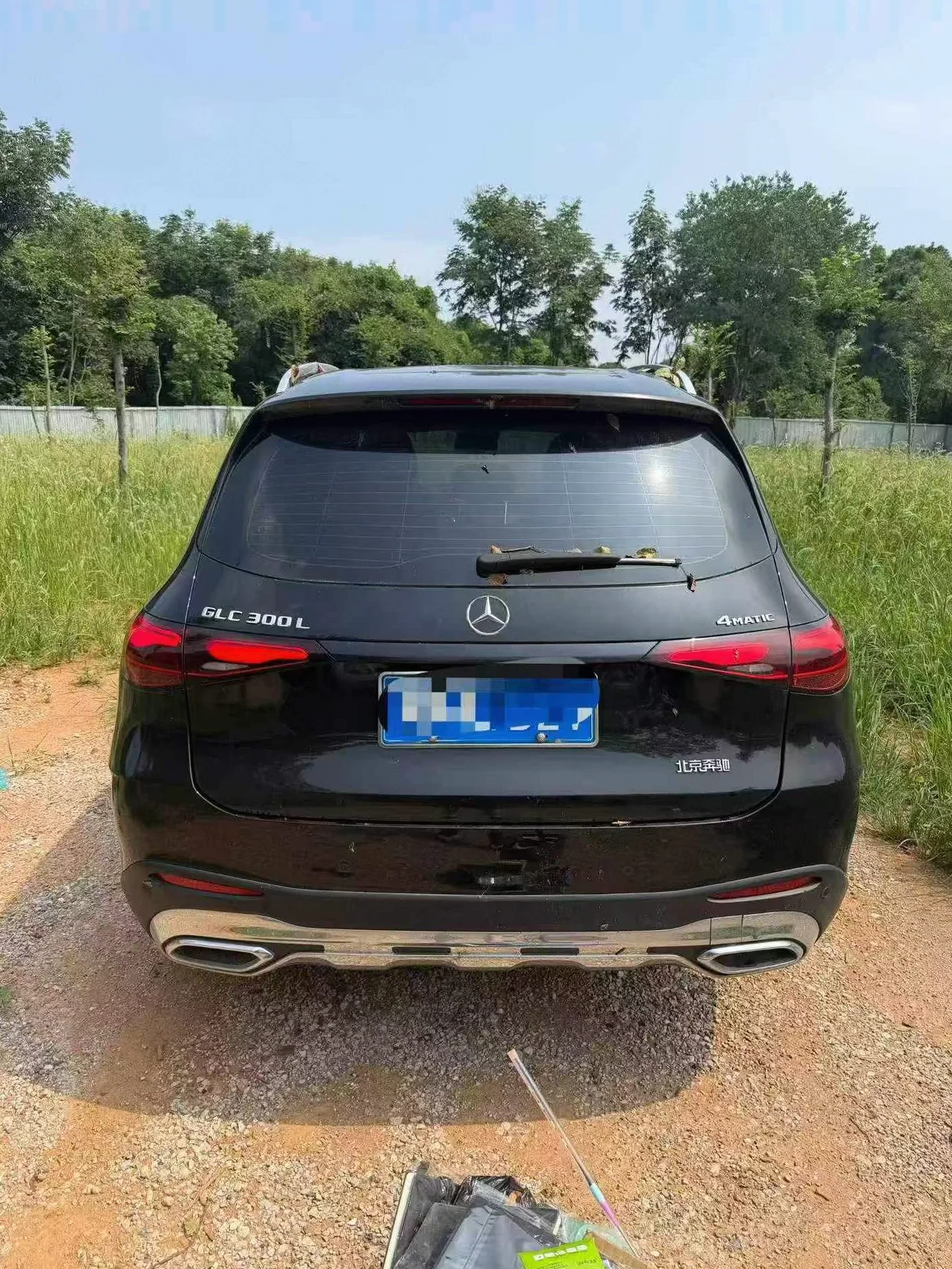 奔驰C 后面外观一