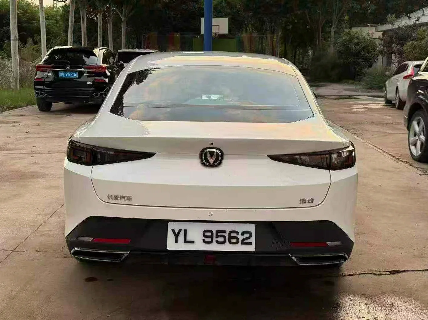 长安汽车逸动 后面外观二