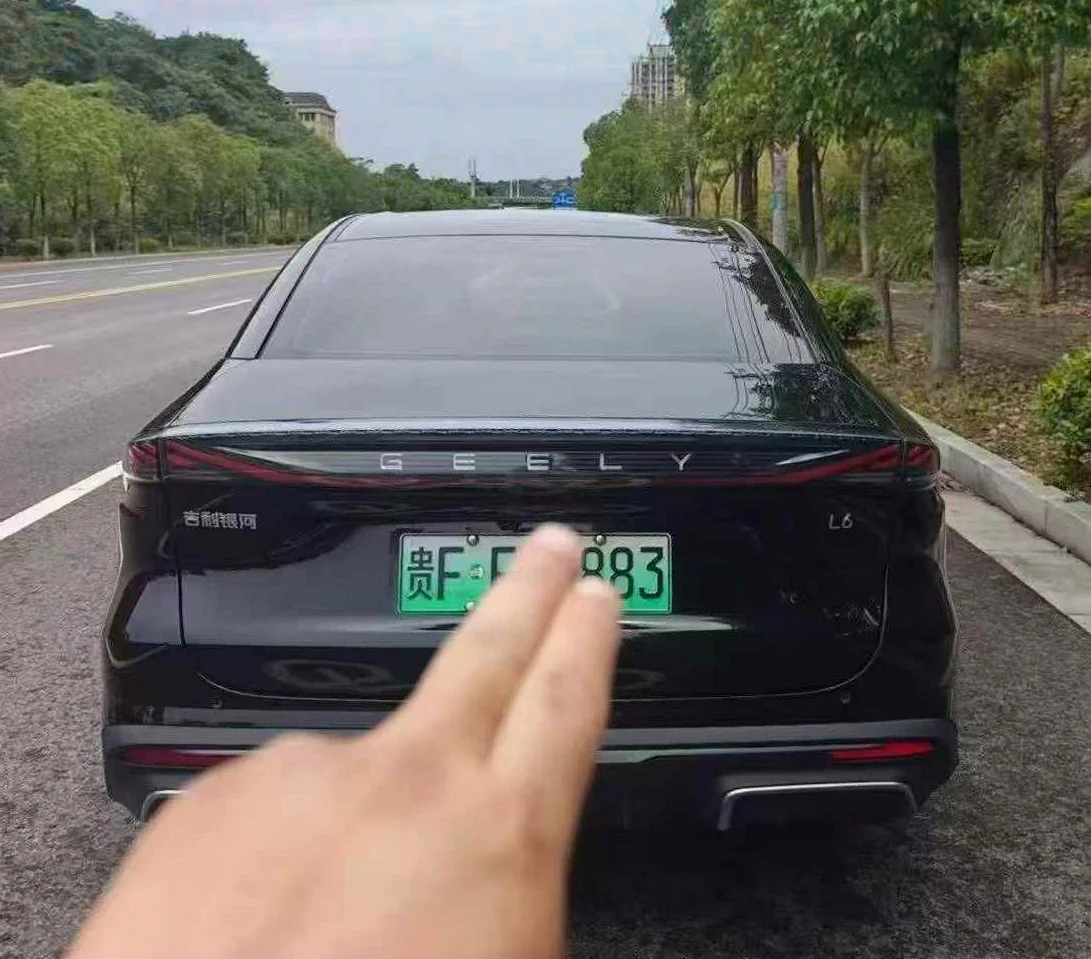 吉利银河 后面外观三