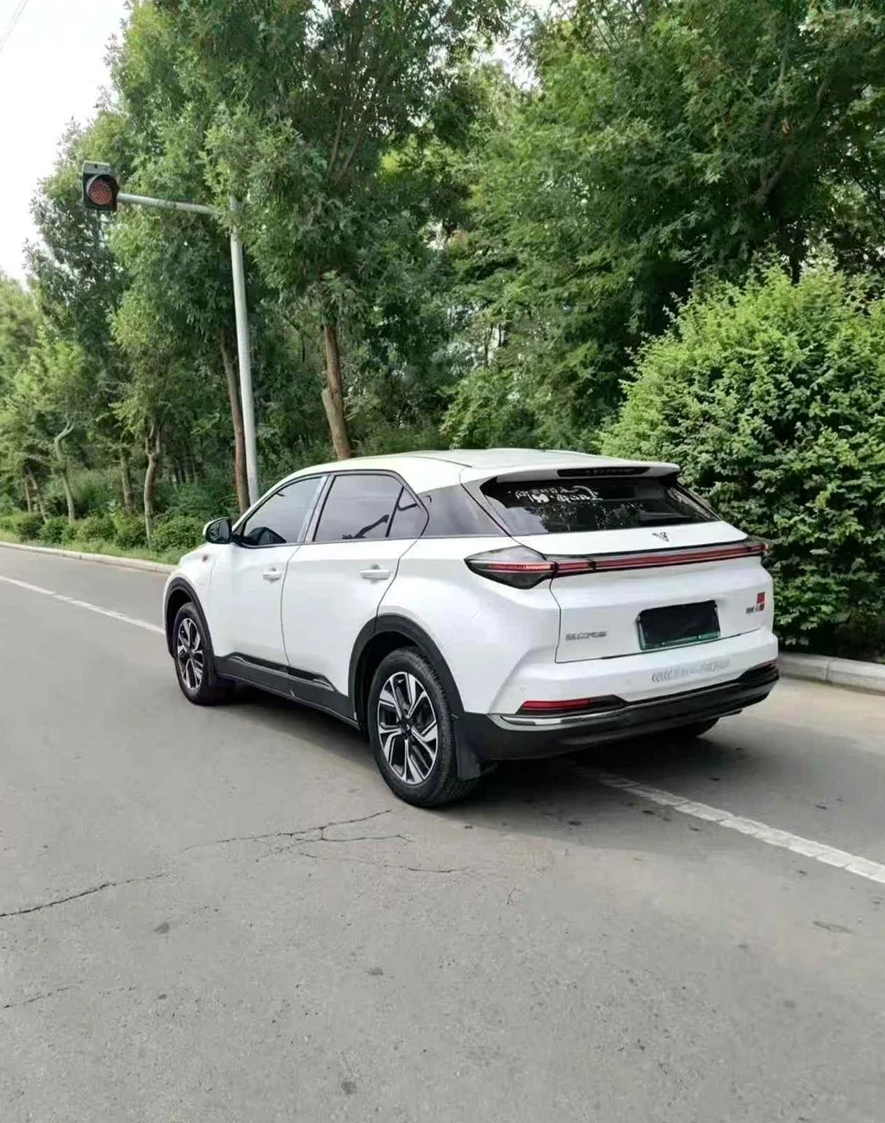 哪吒U 后面外观二