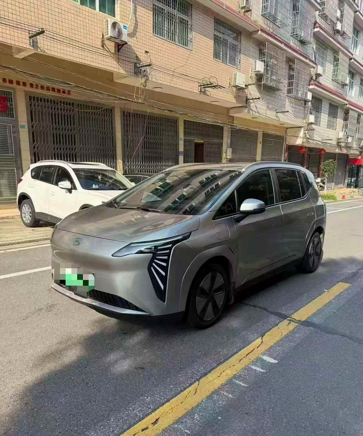 埃安AION Y 正面外观三