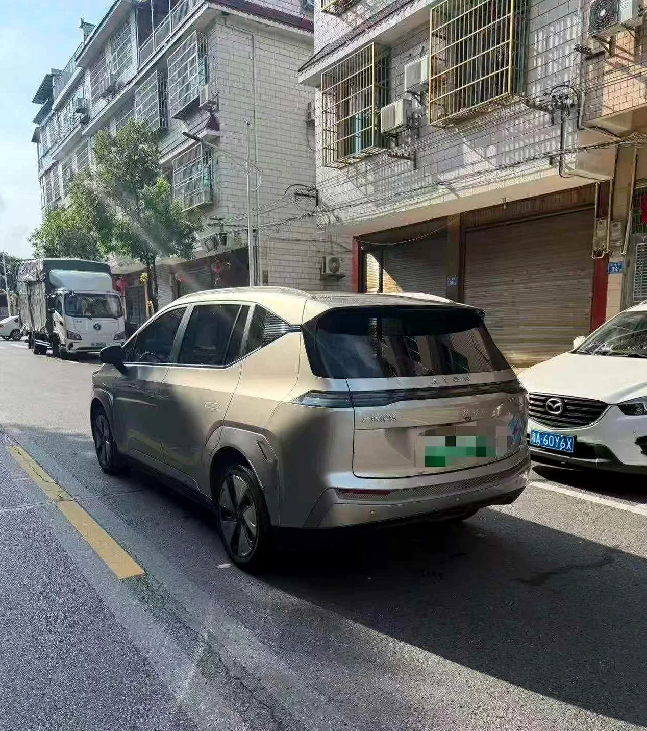 埃安AION Y 内饰前排