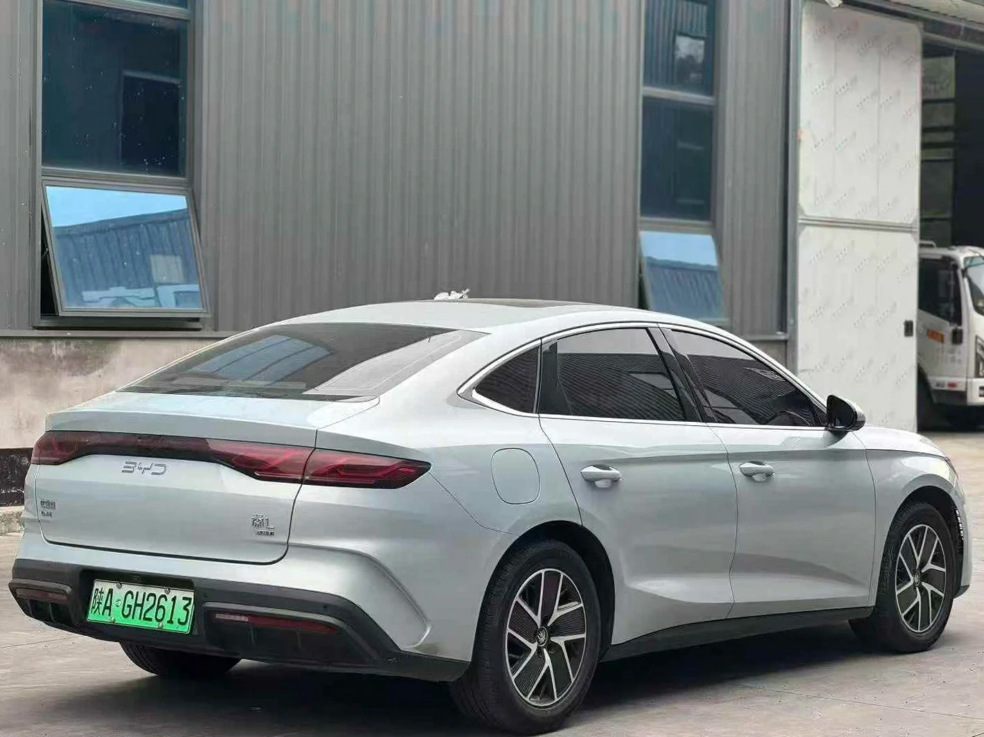 比亚迪秦 后面外观三