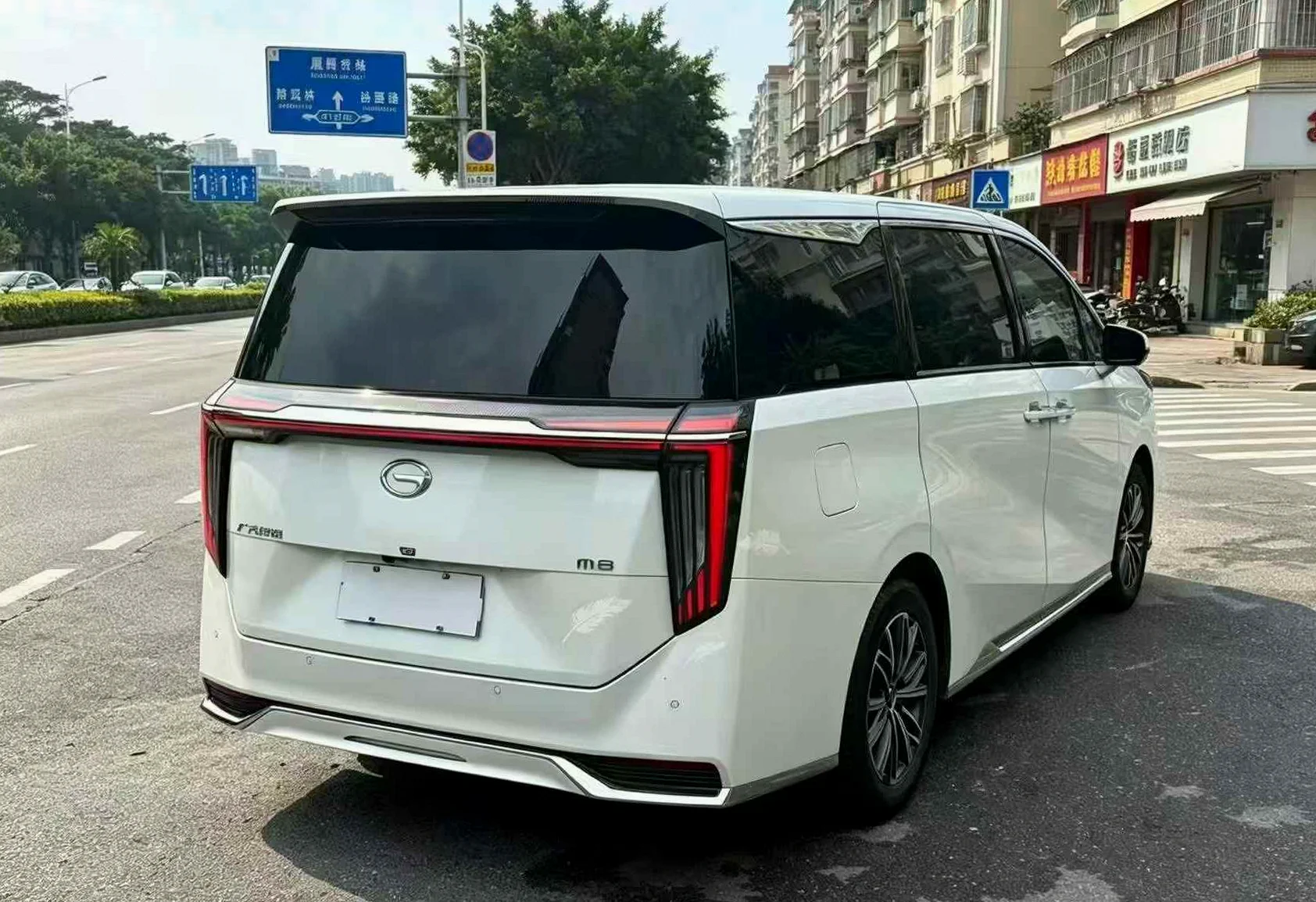 传祺M8 驾驶室