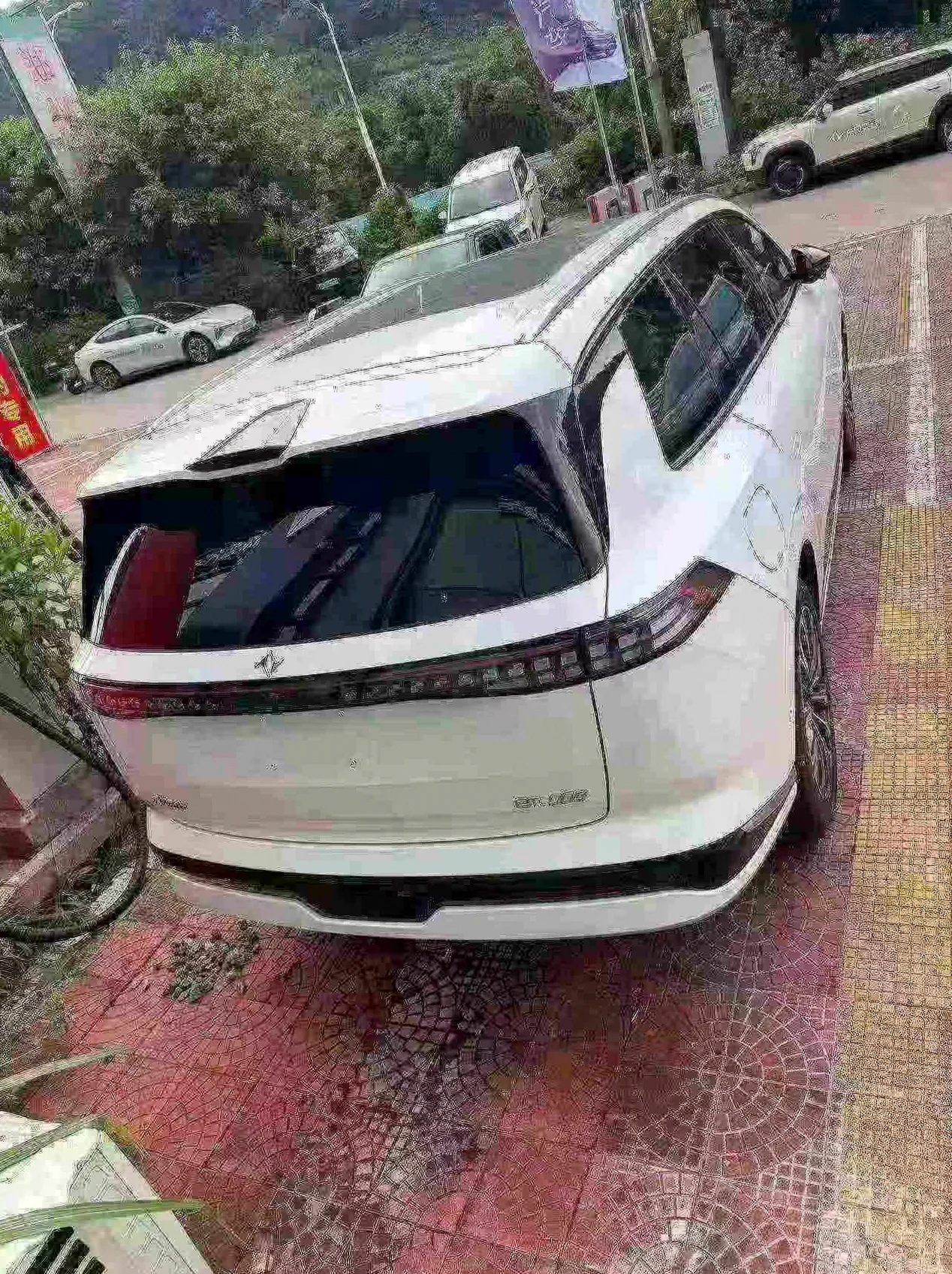 东风008 正面外观二