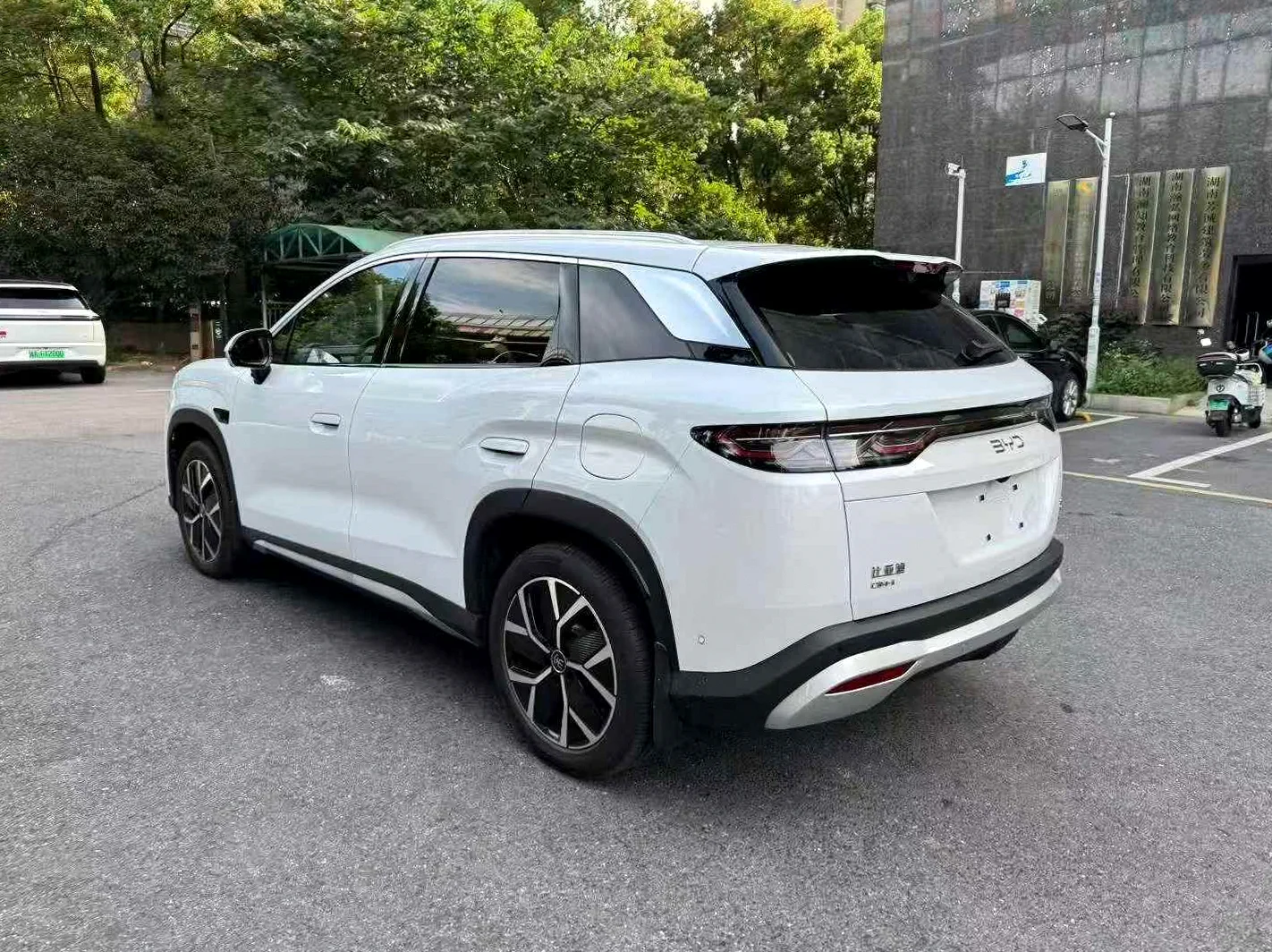 比亚迪宋 后面外观二