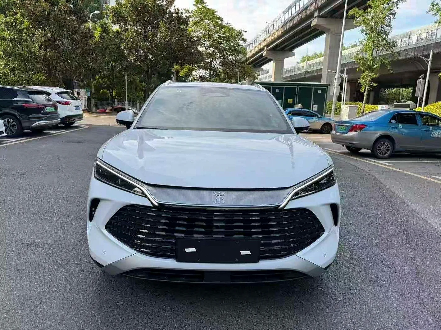 比亚迪宋 正面外观二