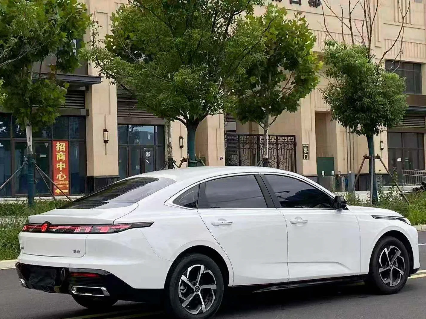 长安汽车逸动 后面外观三