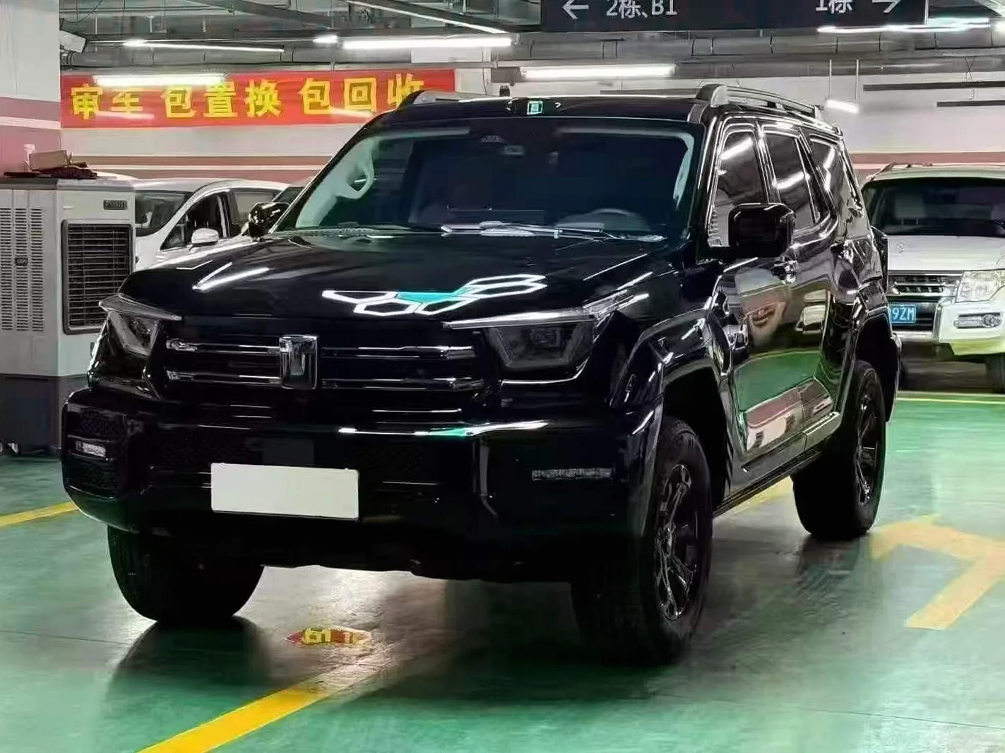 长城汽车坦克 正面外观三
