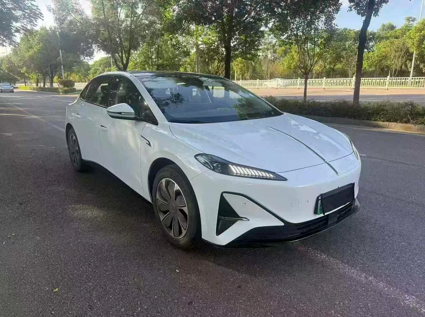 红旗天工 正面外观三