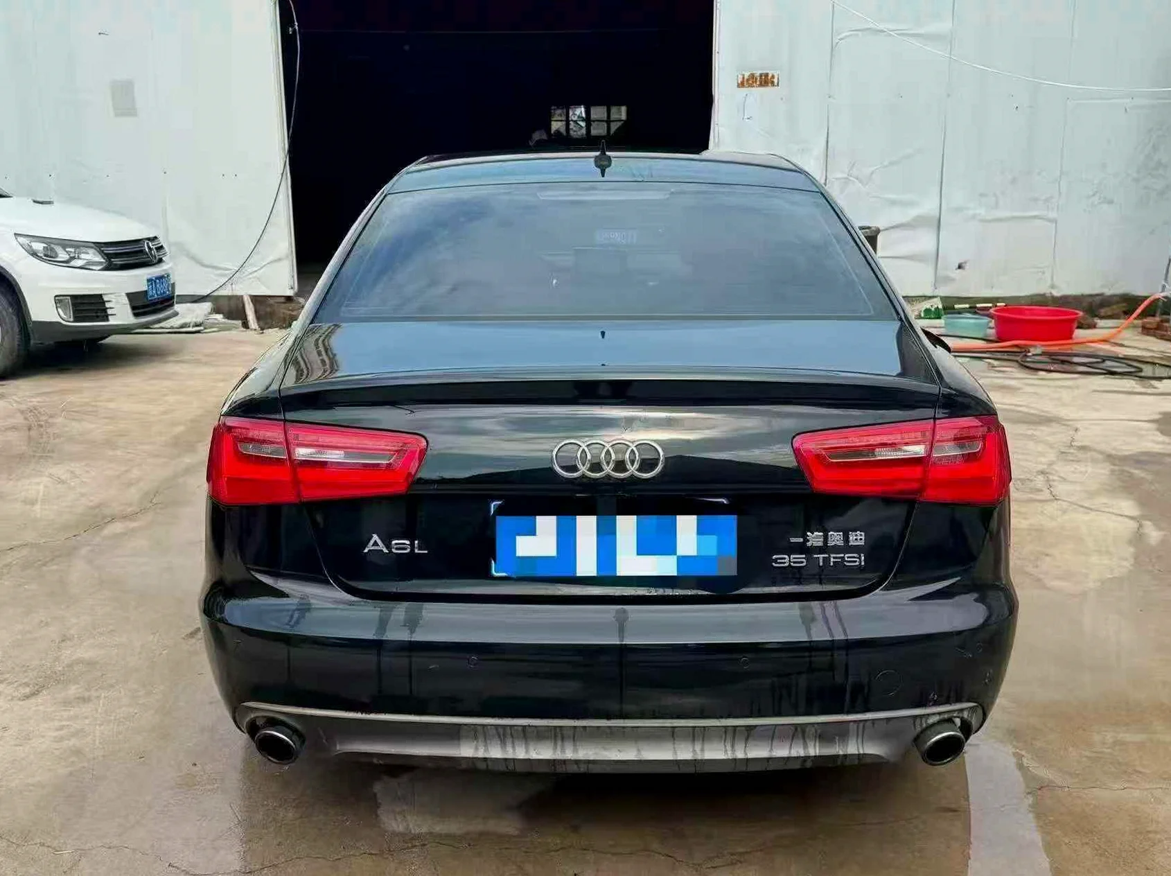 奥迪A6L 后面外观一