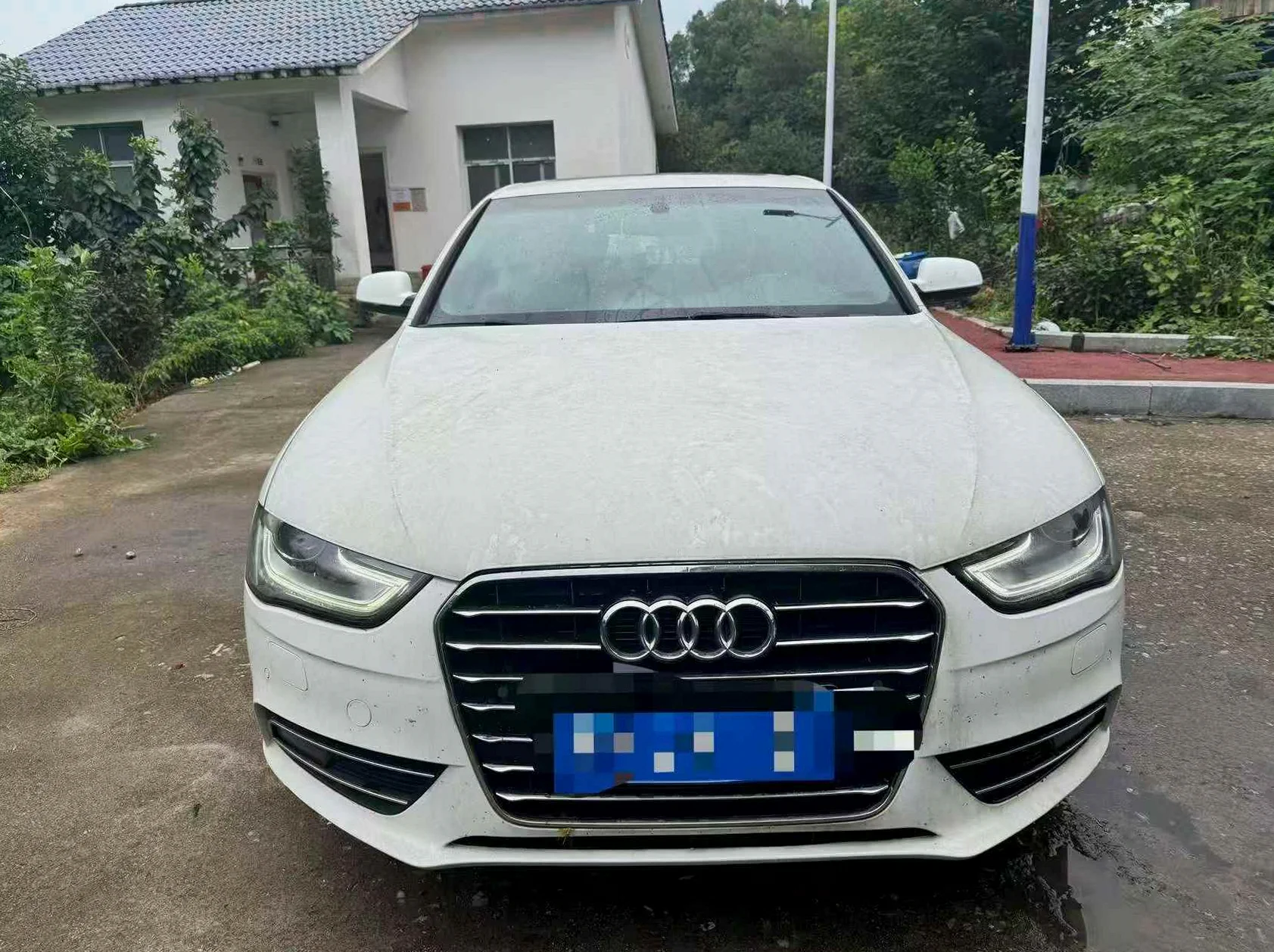 2016款奥迪A4L 2.0T 白色
