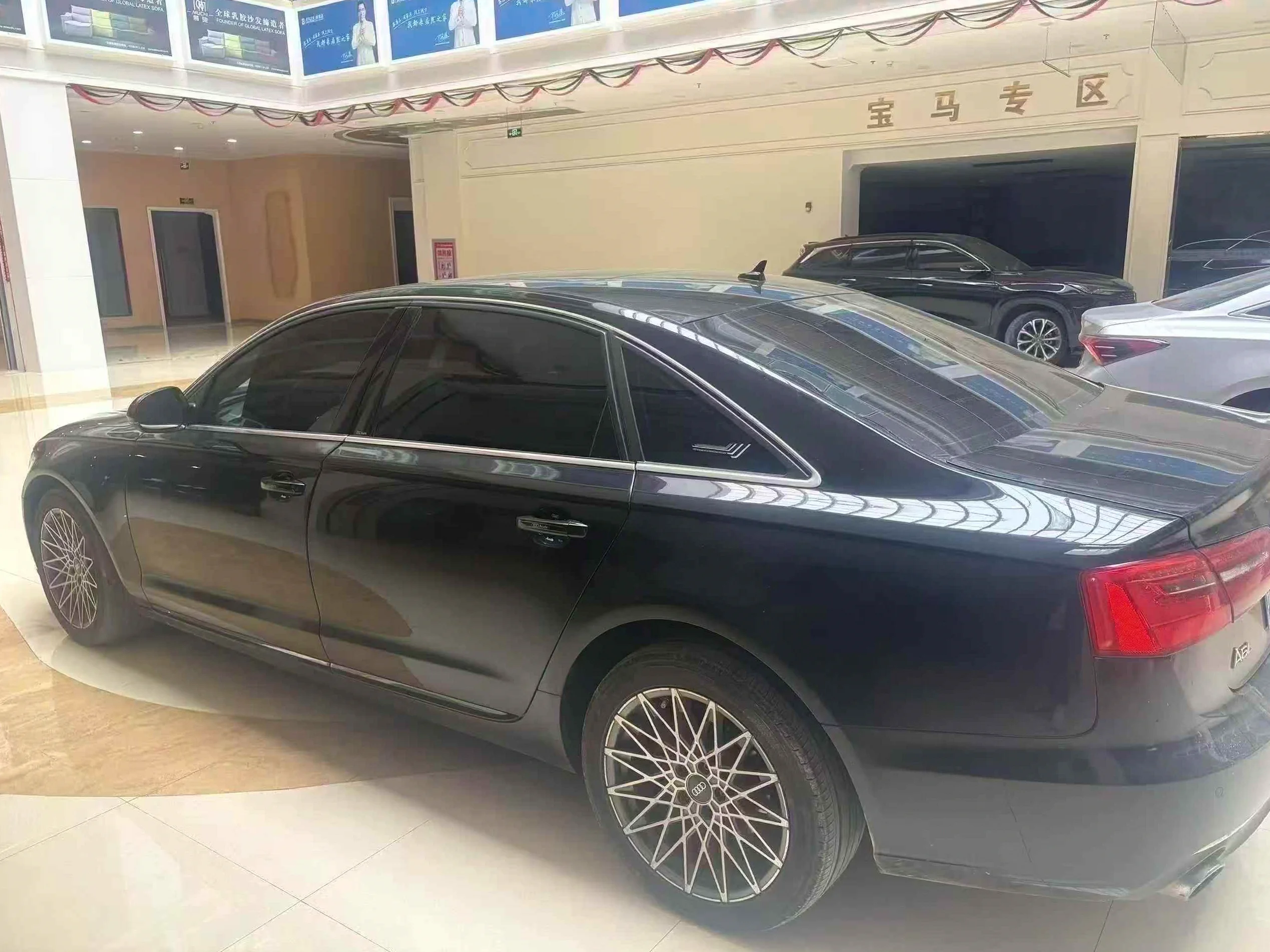 奥迪A6L 后面外观三