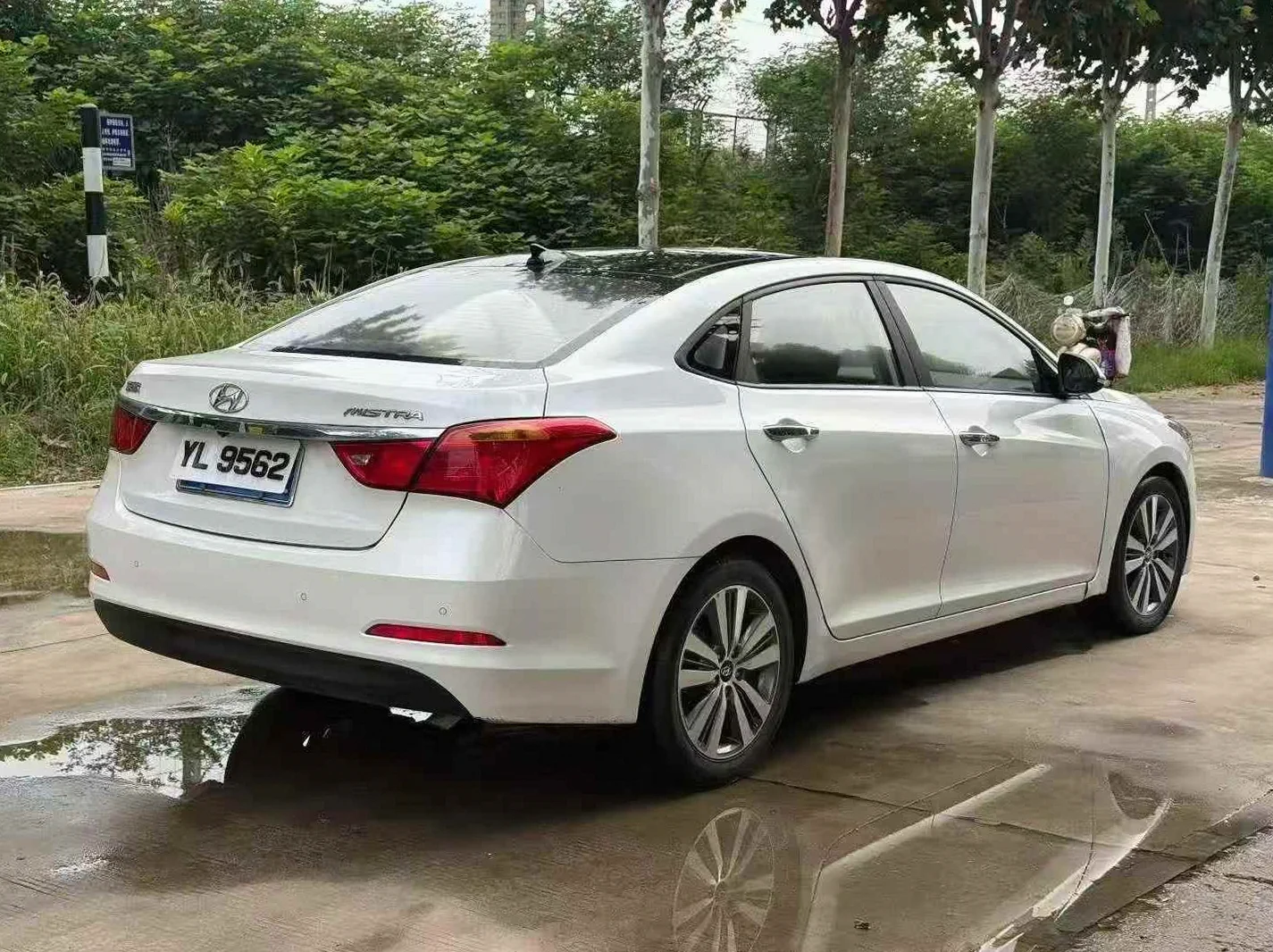 现代名图 后面外观三