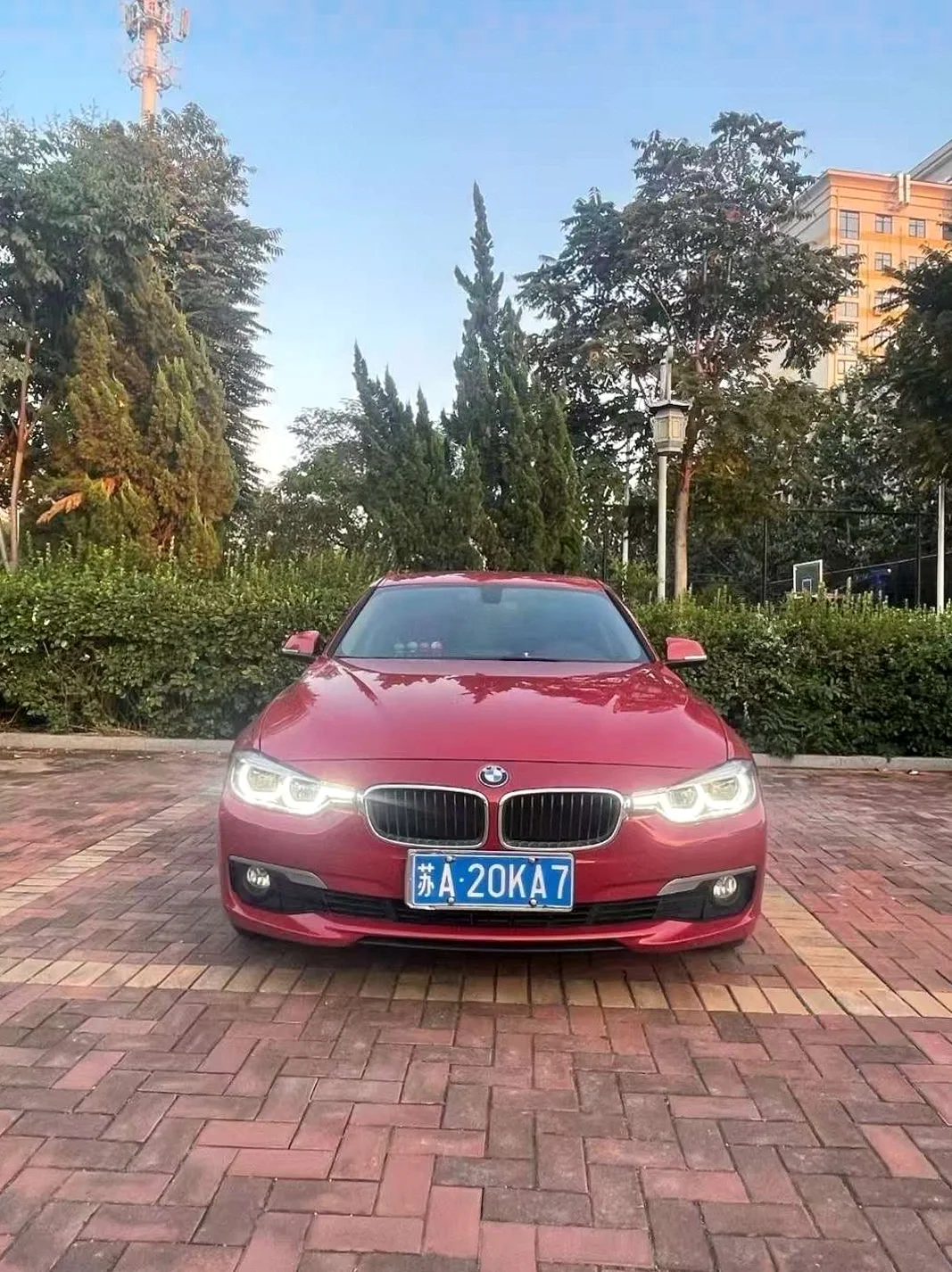 17年宝马320Li 红色