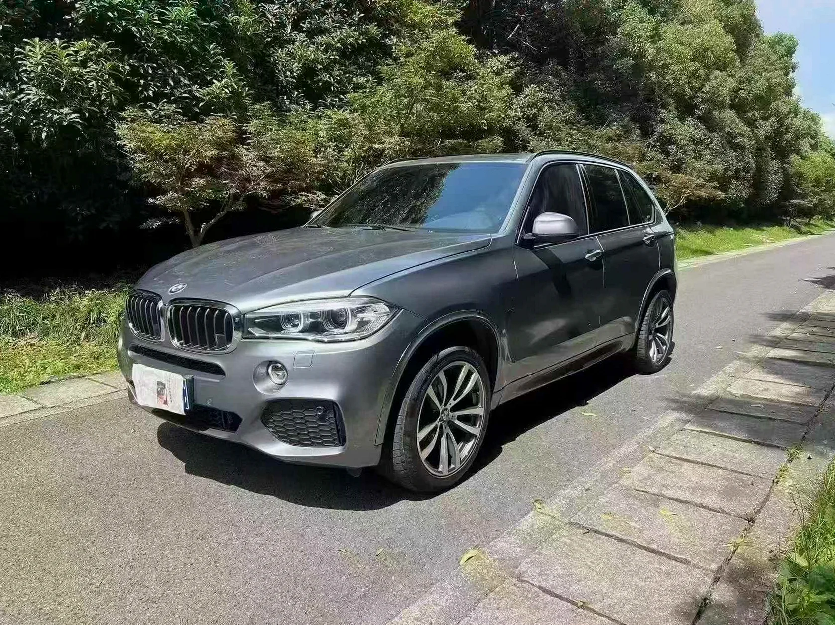 宝马X5 正面外观三