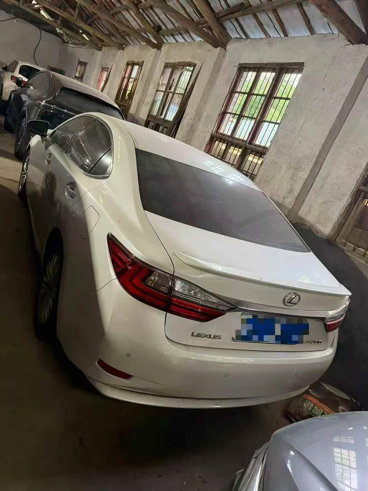 雷克萨斯ES 正面外观二