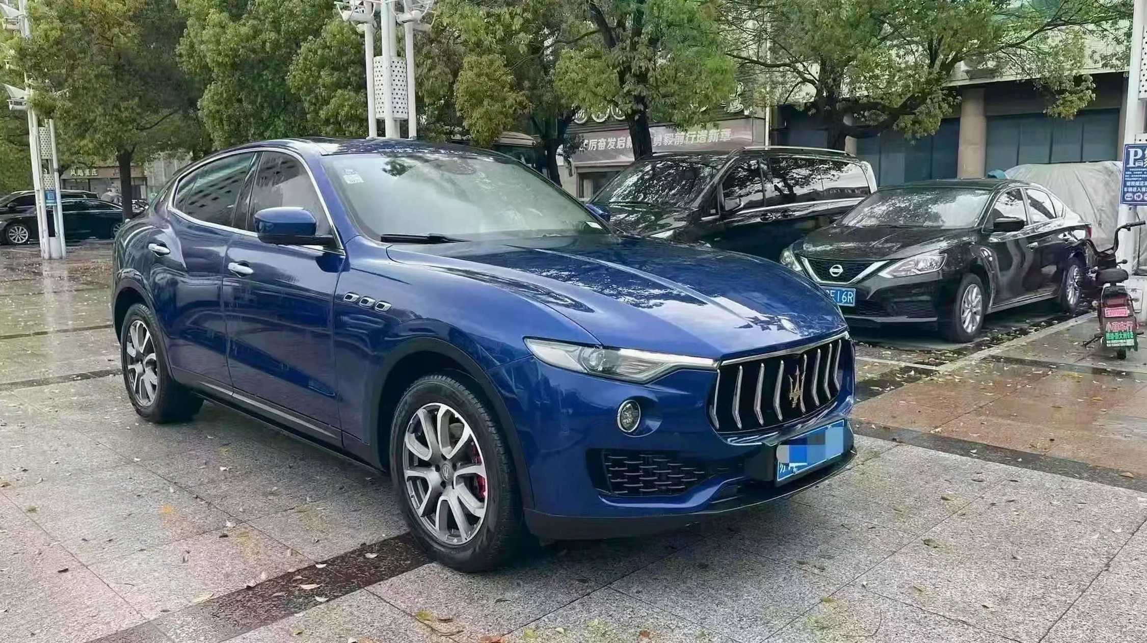 玛莎拉蒂Levante 正面外观三