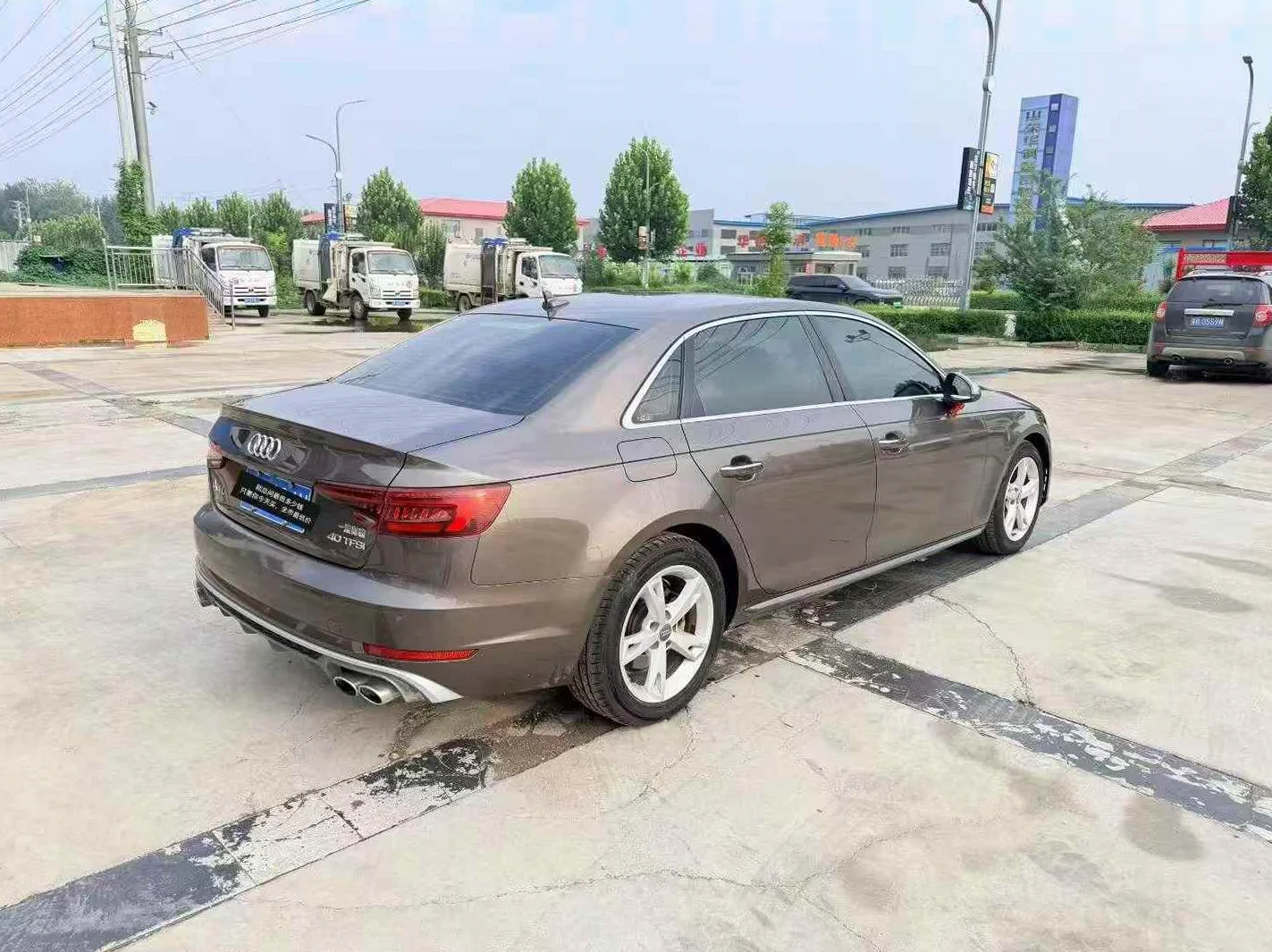 奥迪A4L 内饰后排