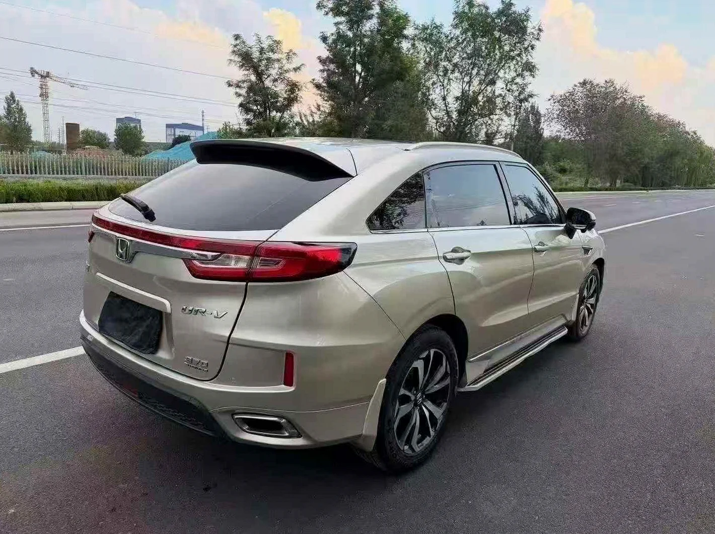 本田URV 后面外观三