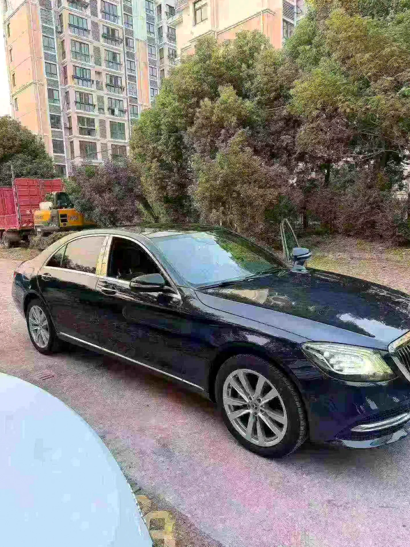 奔驰S级 正面外观二