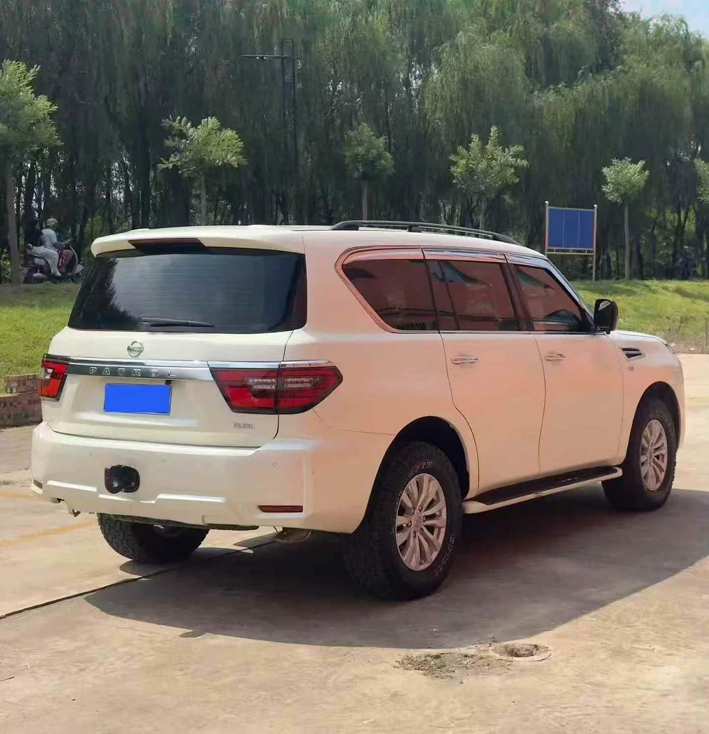 日产途乐 后面外观三