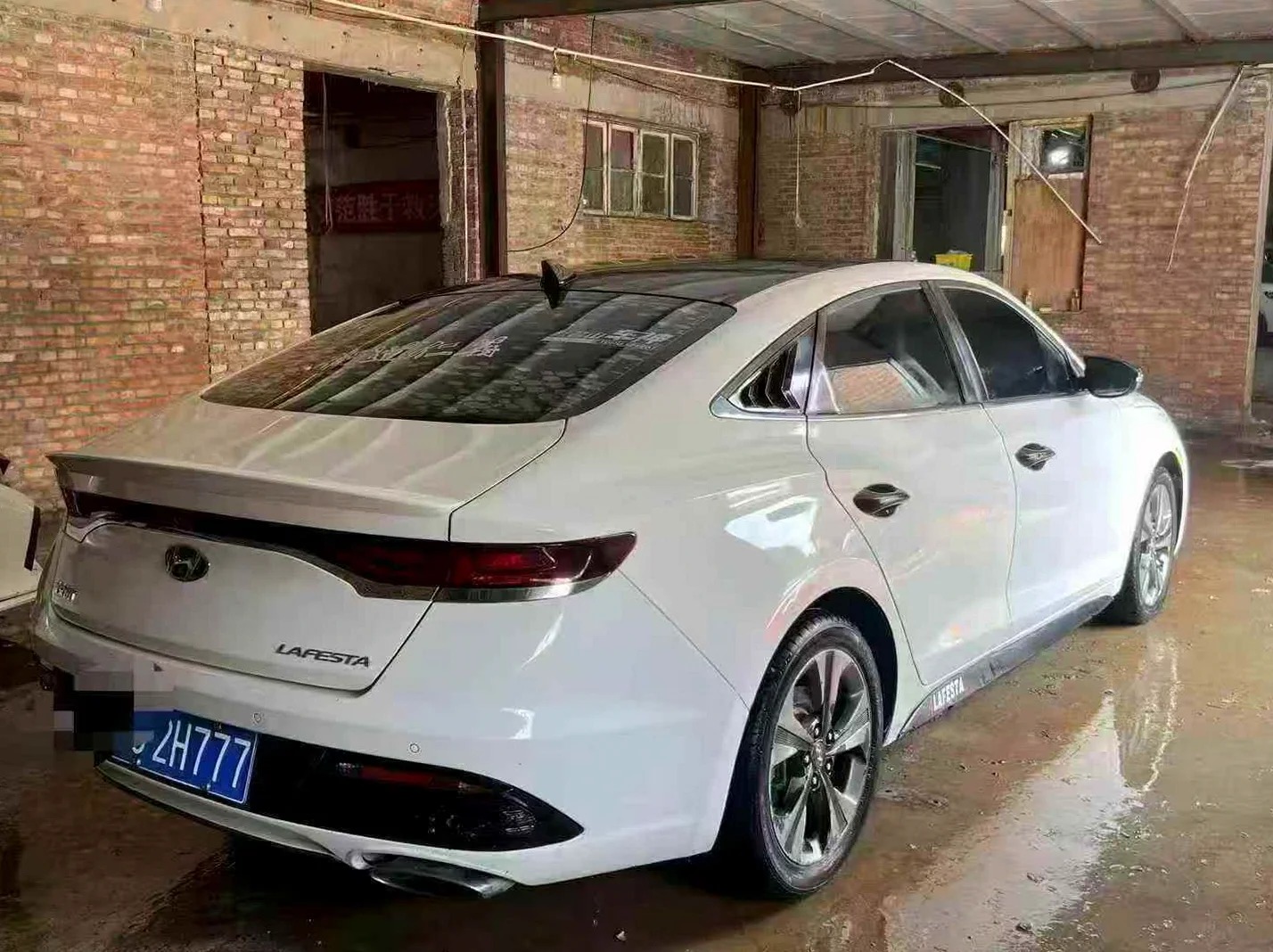 现代菲斯塔 后面外观二