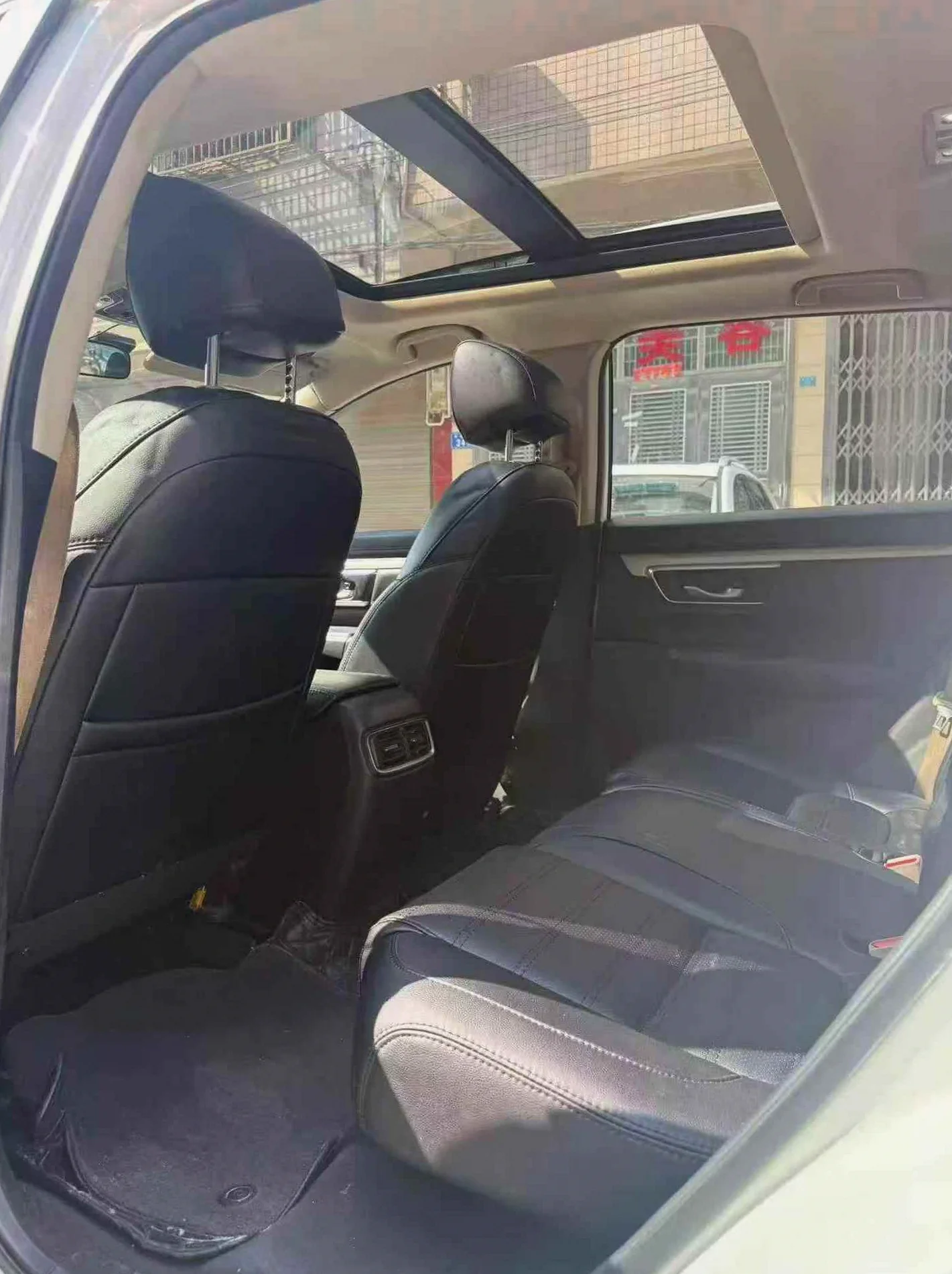 本田CRV 后面外观三