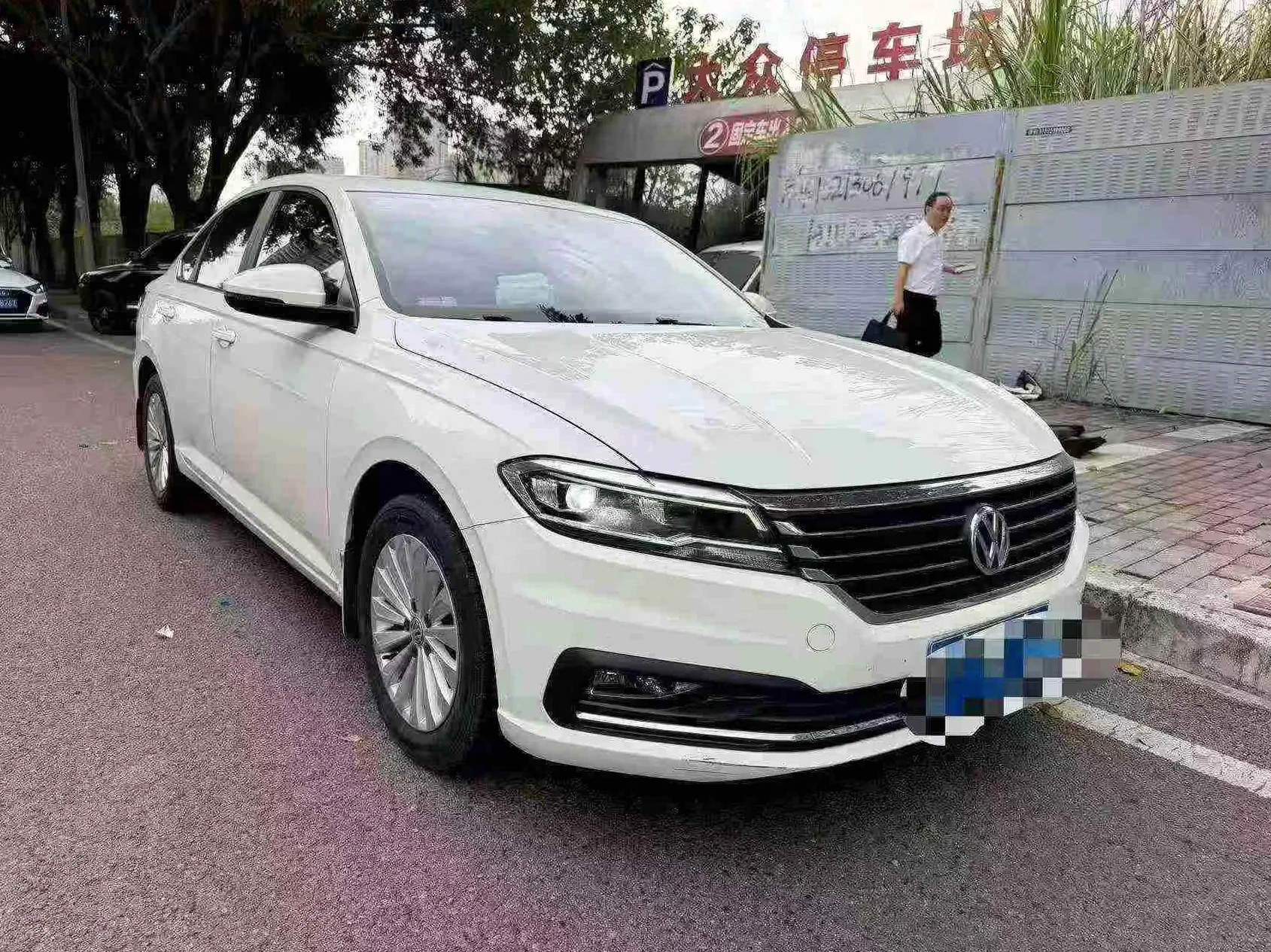 大众朗逸 正面外观三