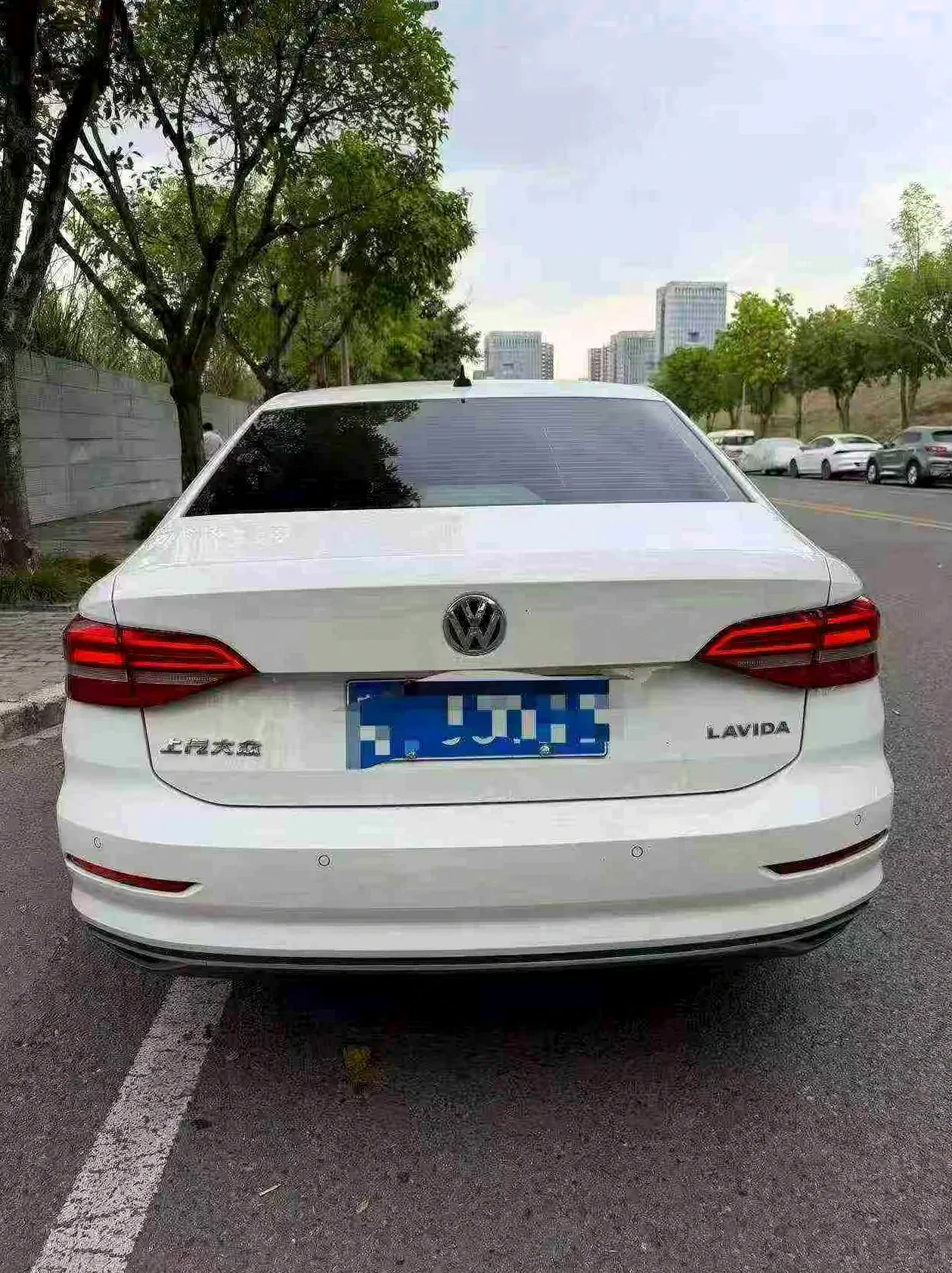 大众朗逸 后面外观一
