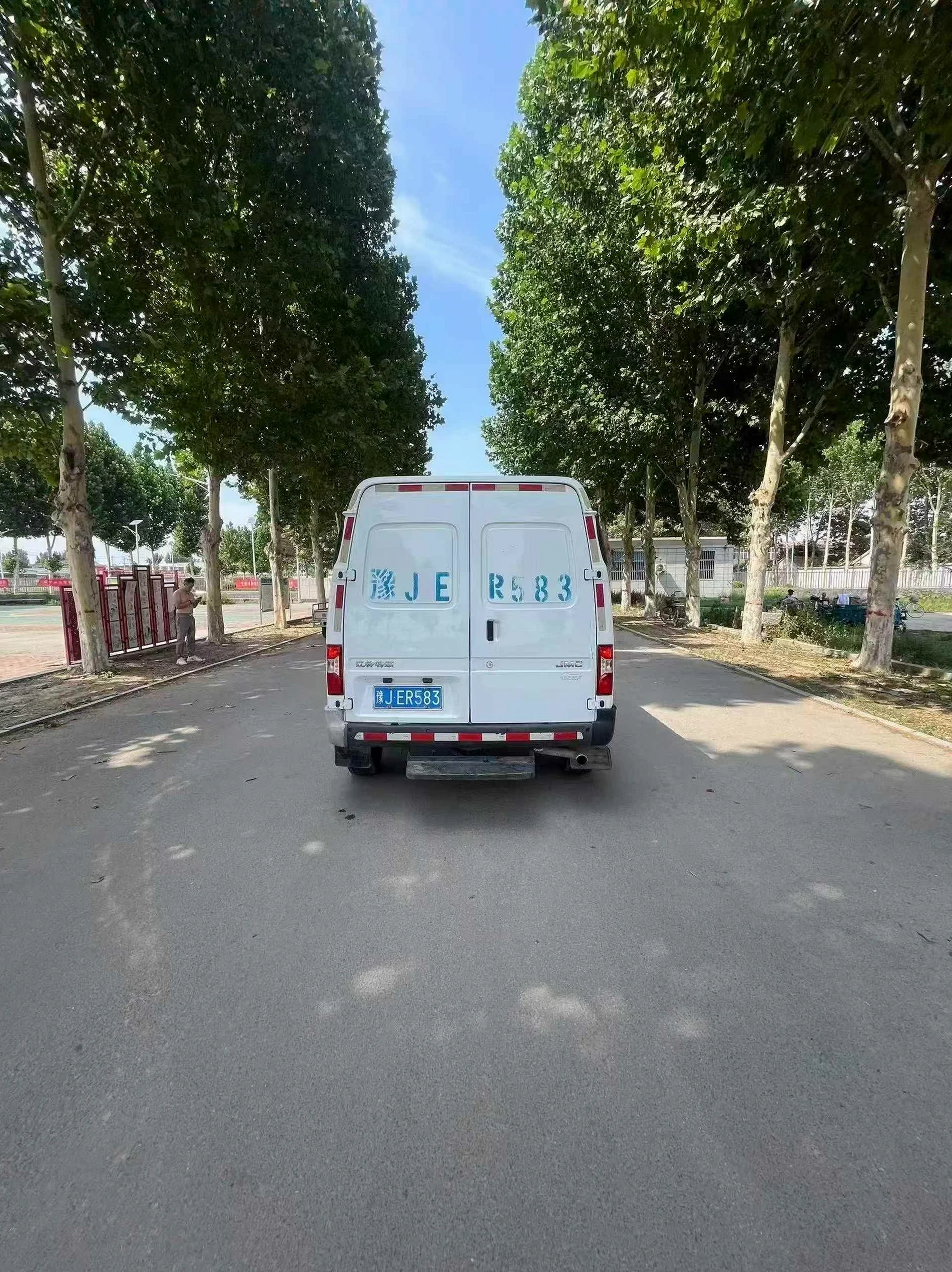 货车江铃特顺 后面外观一