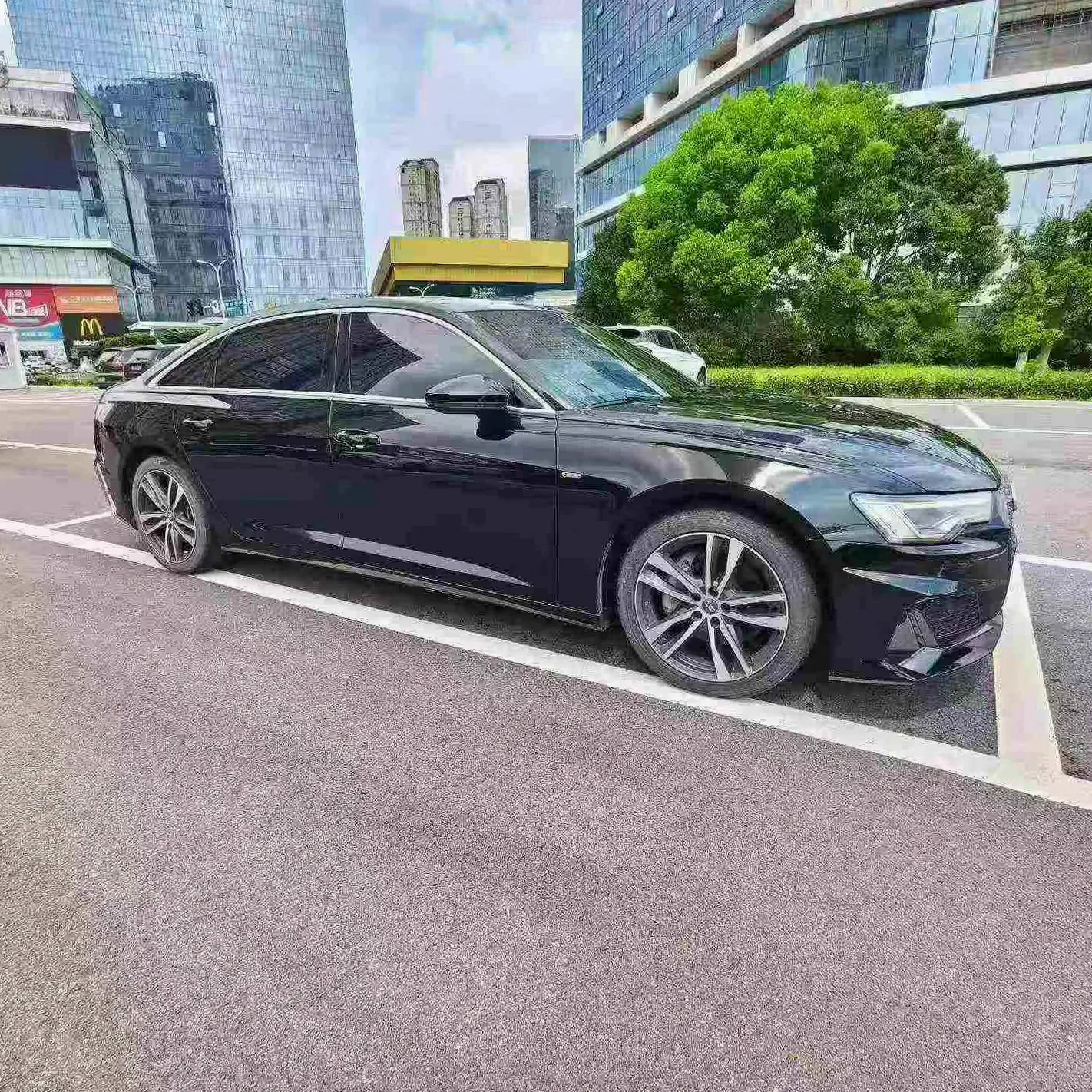 奥迪A6L 正面外观二