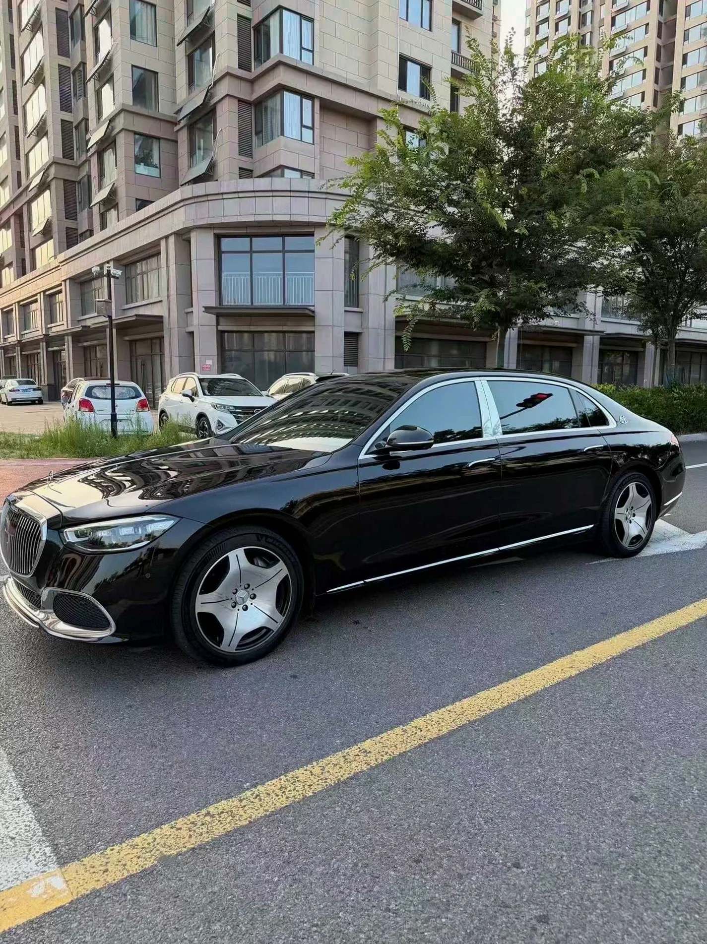 奔驰迈巴赫S级 正面外观三