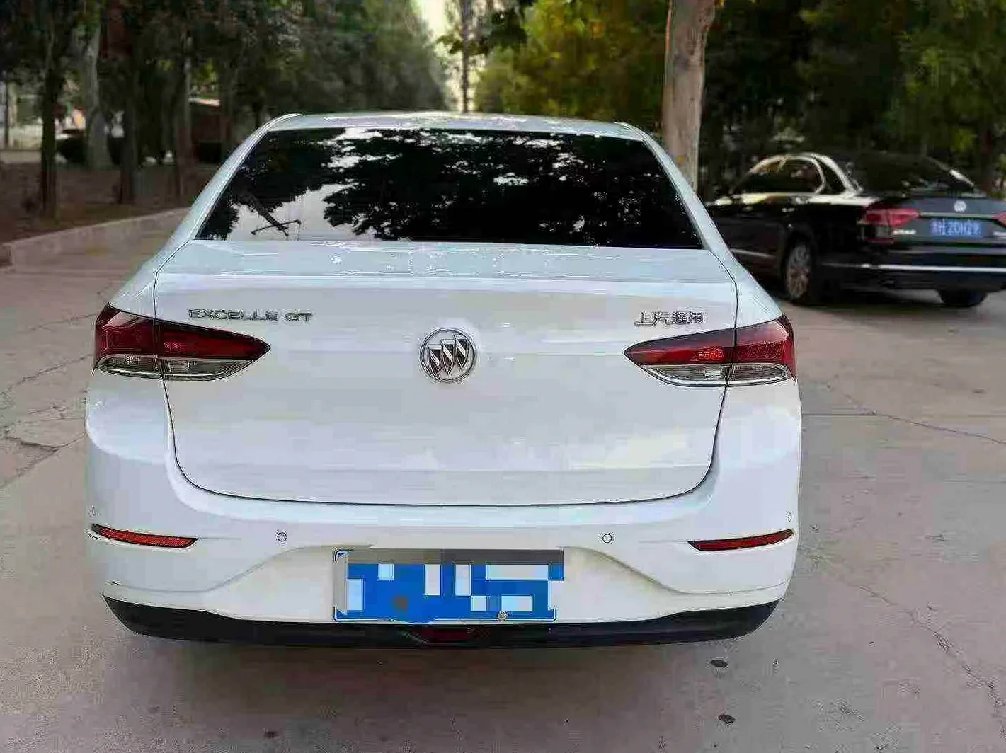 别克英朗 后面外观一