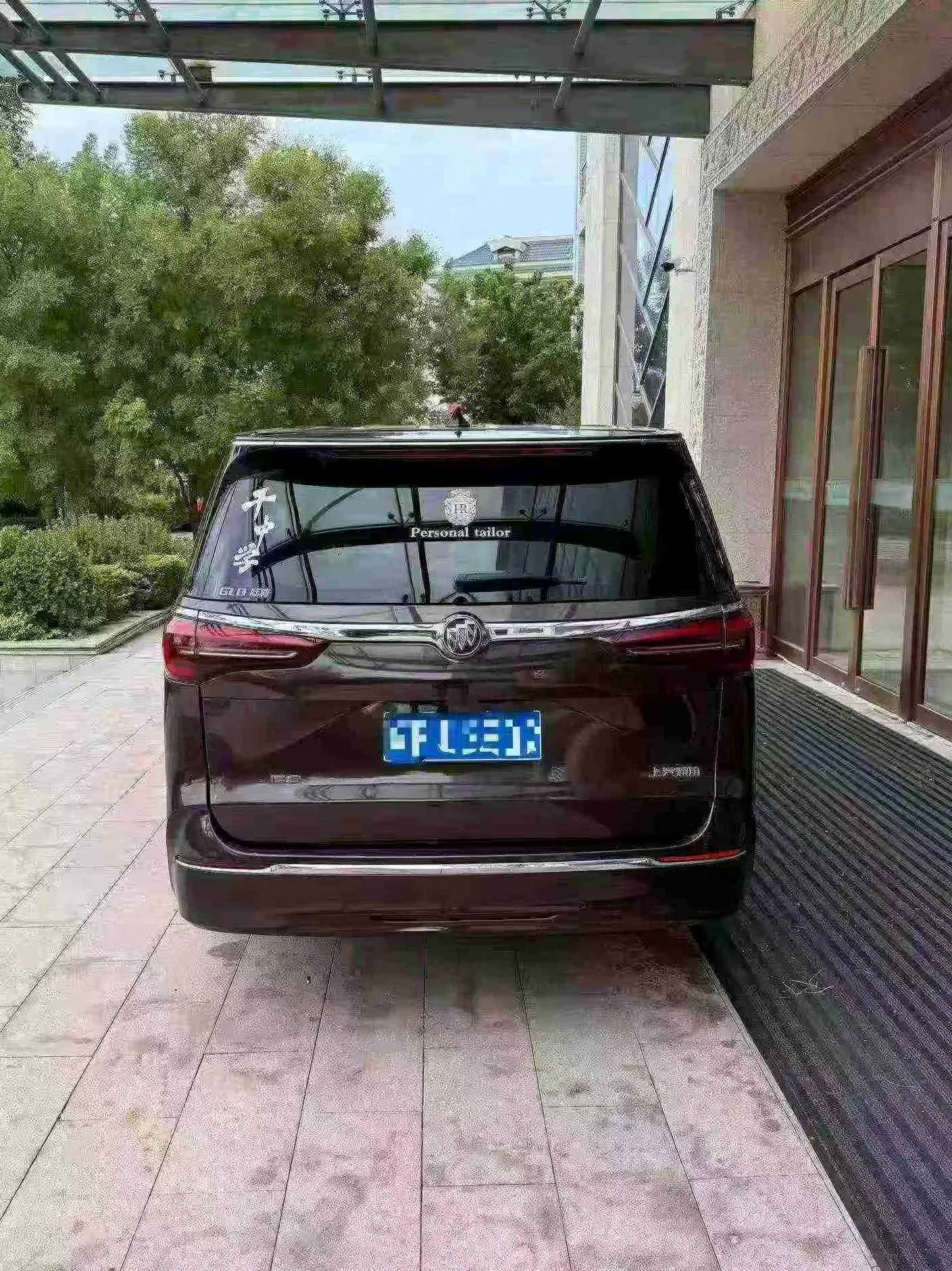 别克GL8 后面外观二