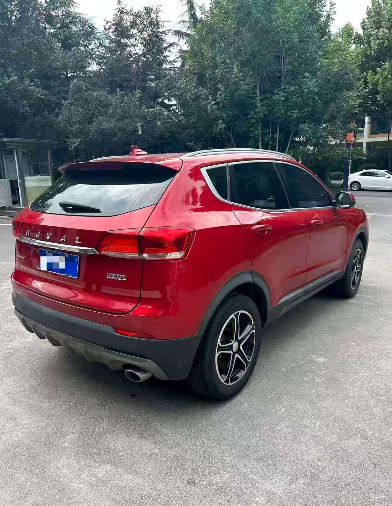 哈弗H4 后面外观三