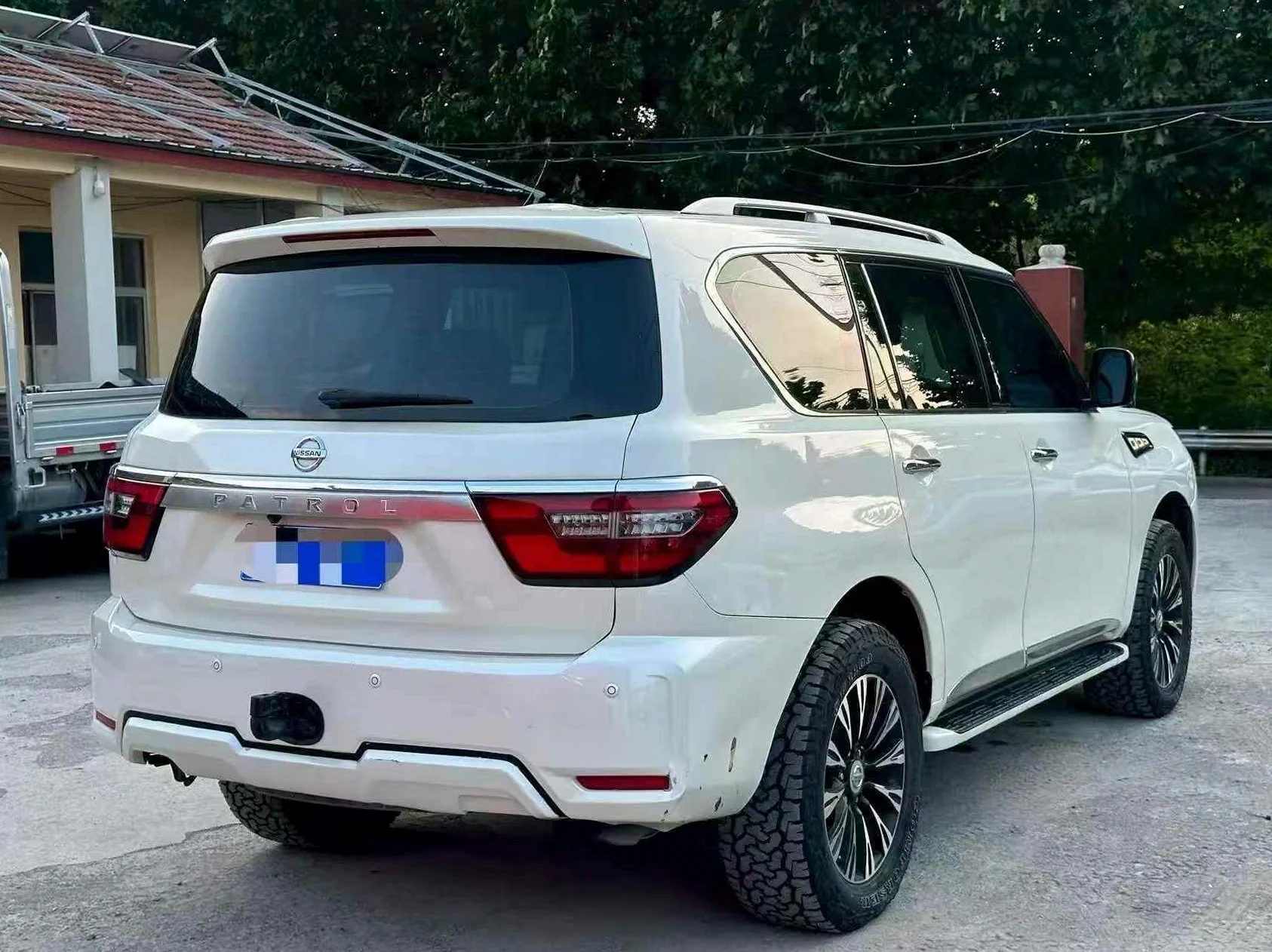 日产途乐 后面外观三