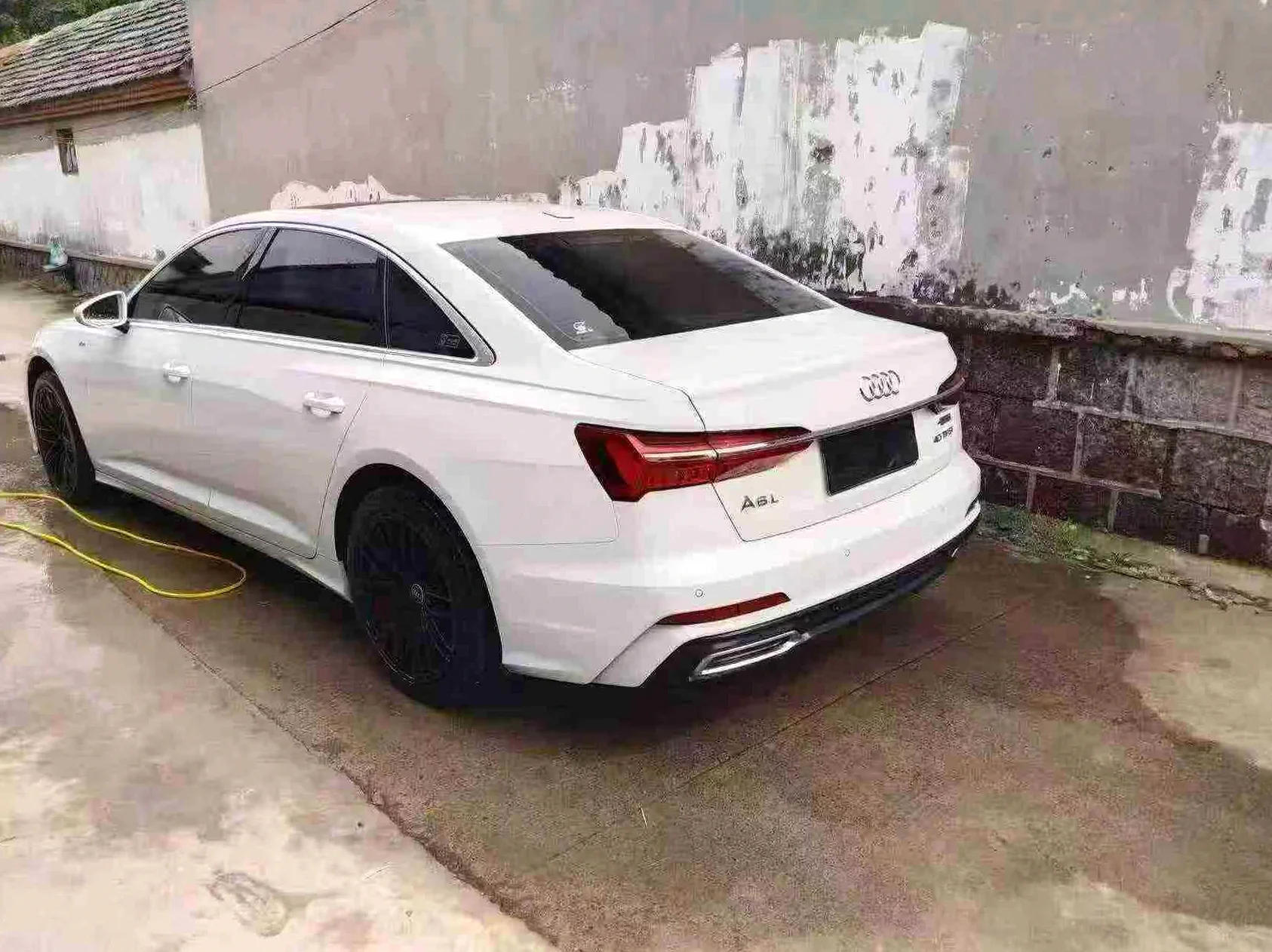 奥迪A6L 后面外观二