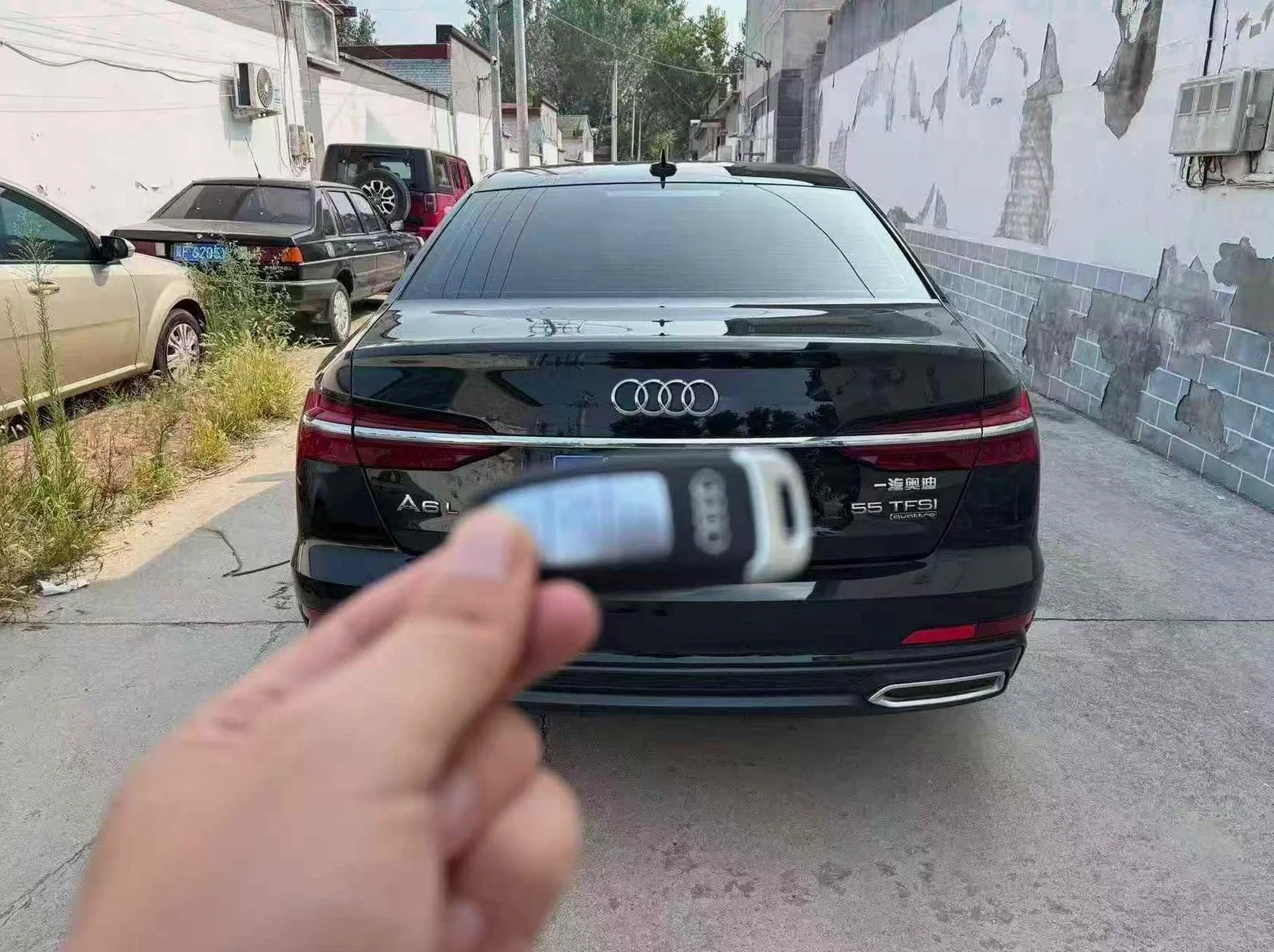 奥迪A6L 后面外观一