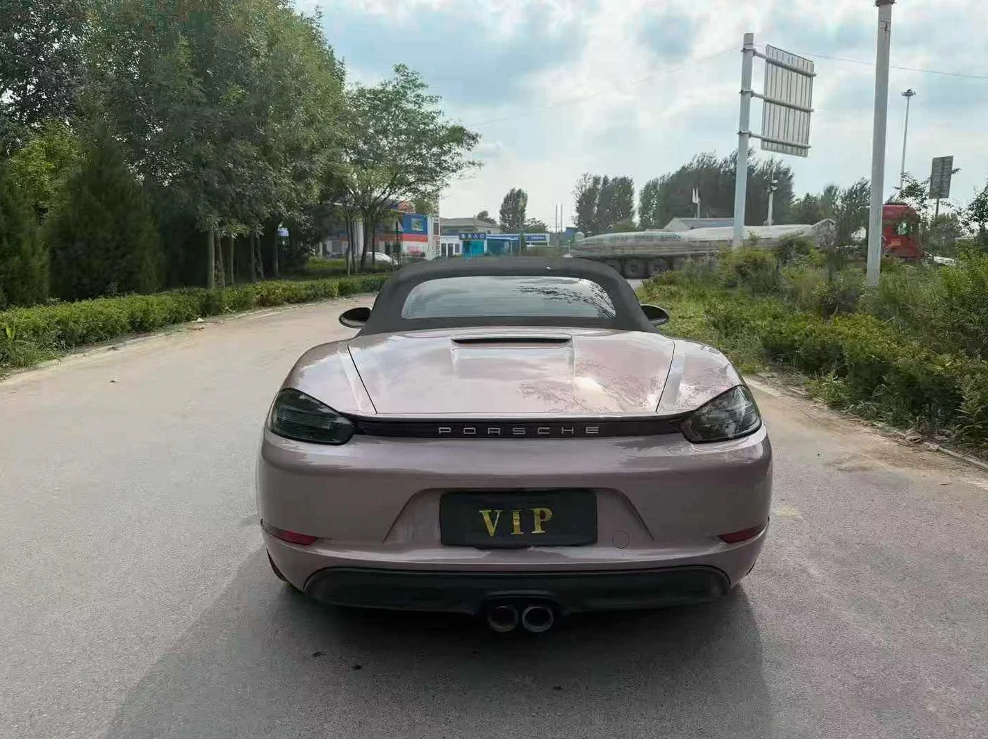 保时捷718 后面外观二