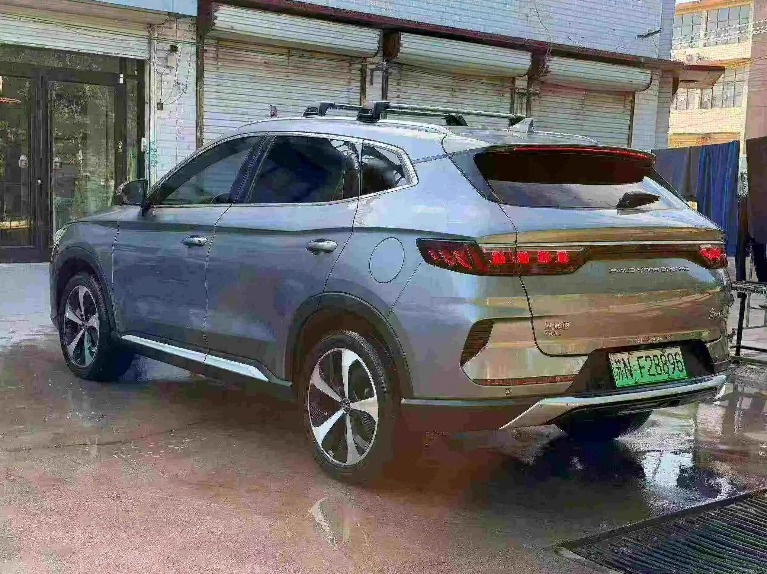 比亚迪宋PLUS 后面外观二