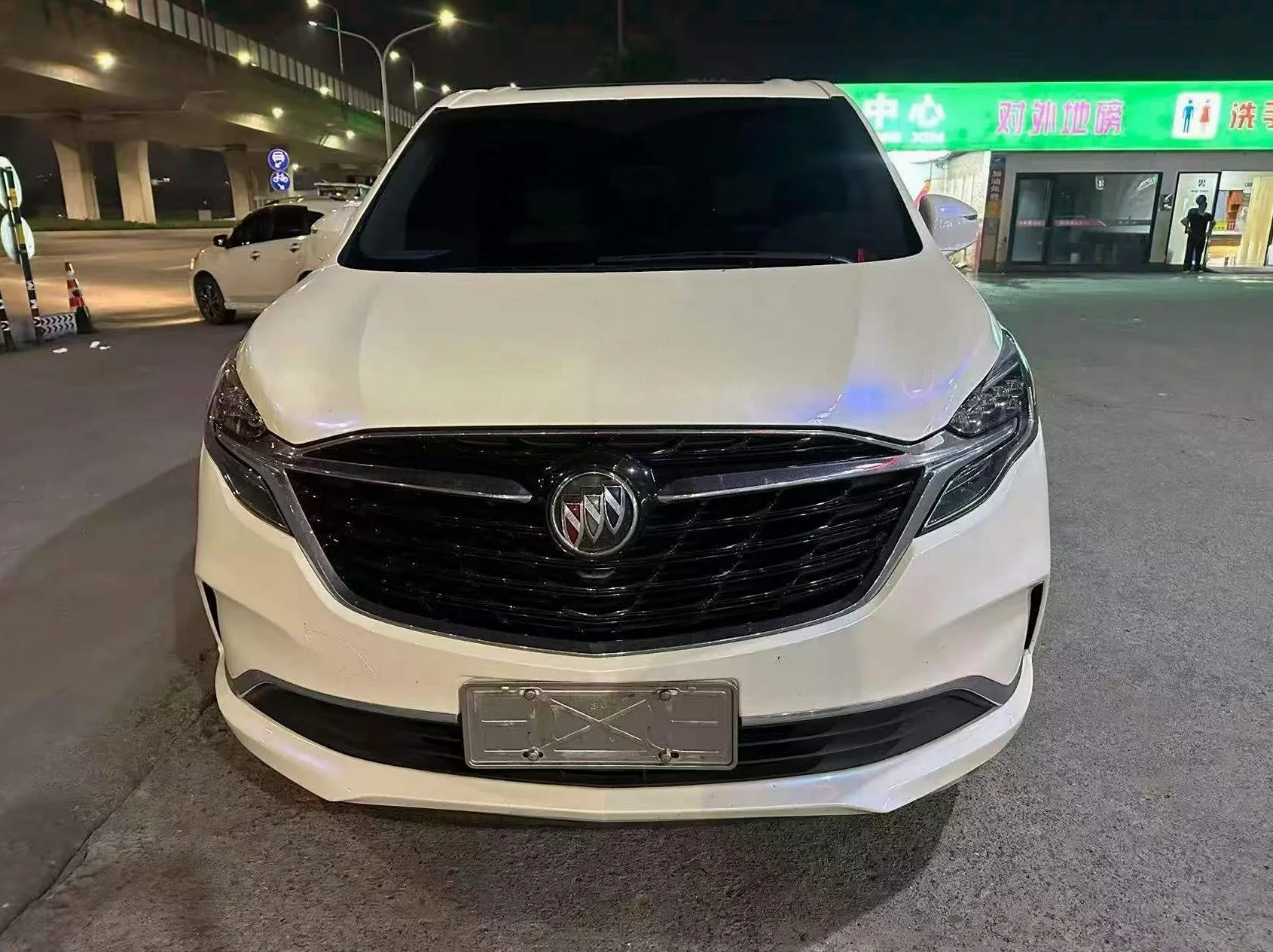 22年别克GL8 ES 2.0T豪华七座