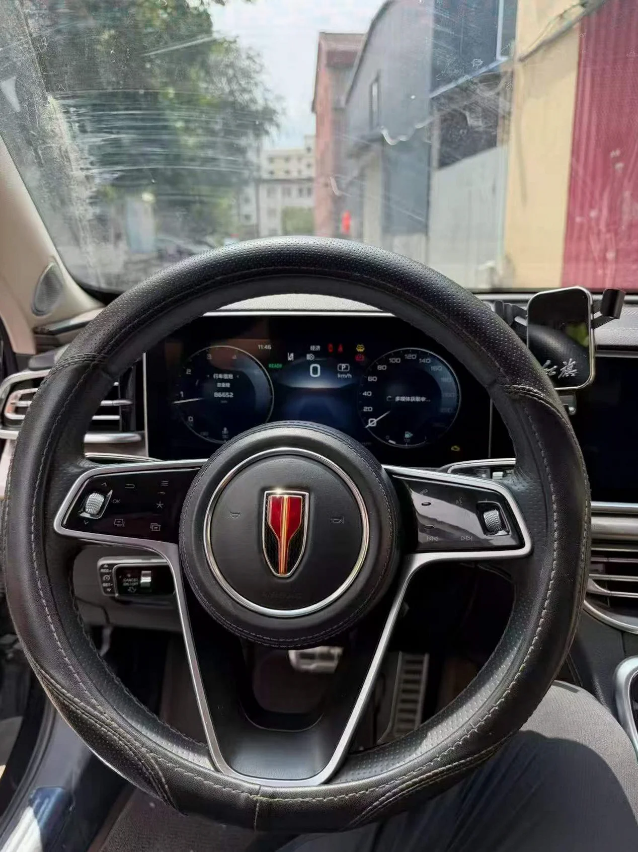 红旗H9 后面外观一