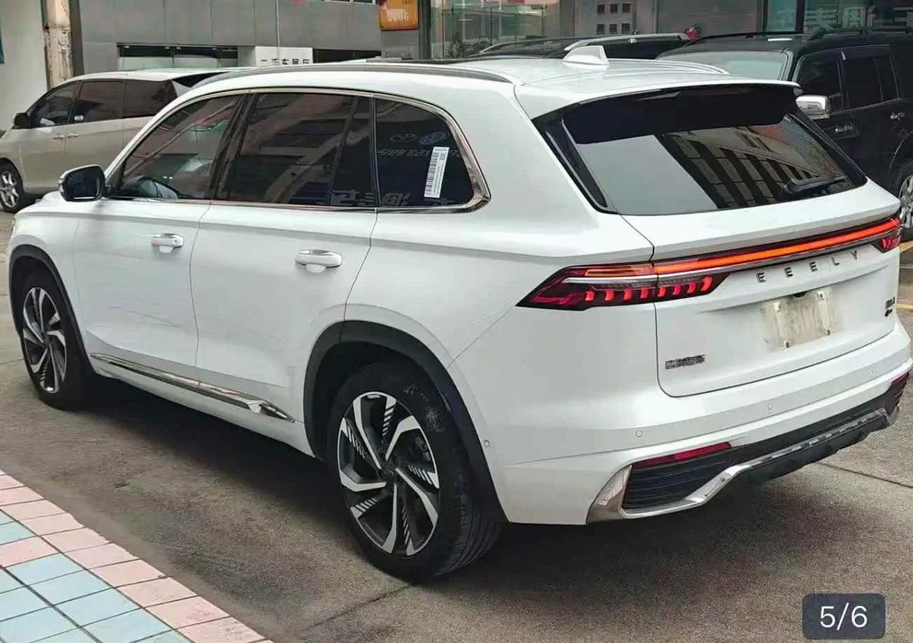 吉利星越 内饰后排