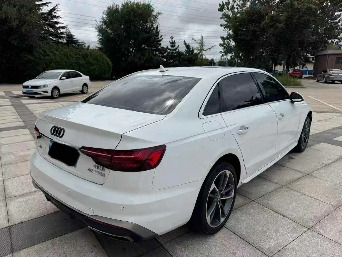 奥迪A4L 后面外观二