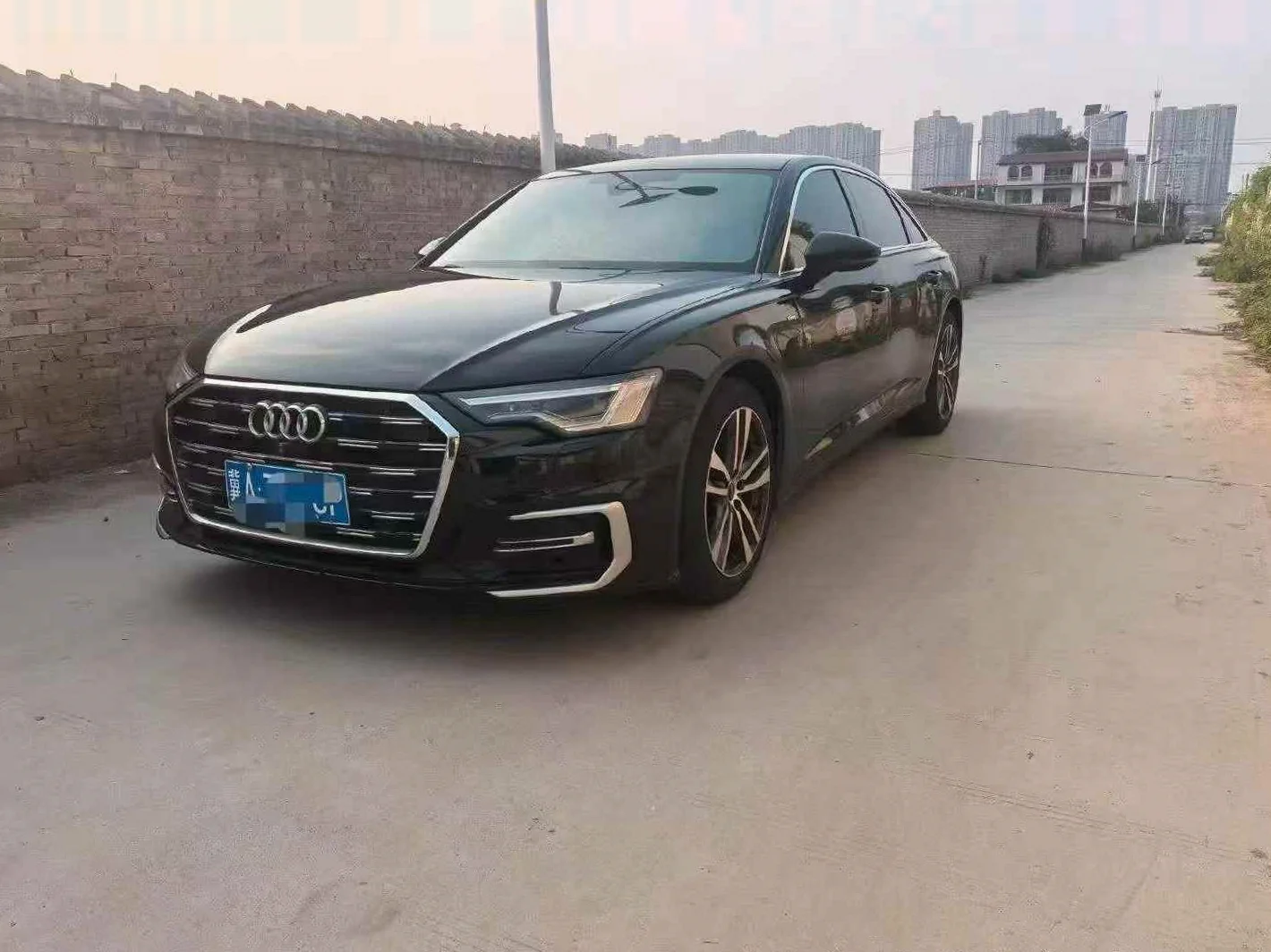 奥迪A6L 正面外观二