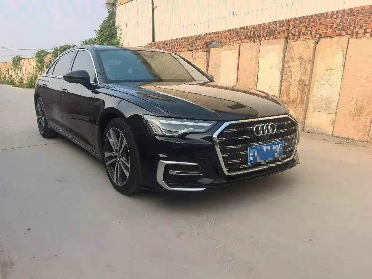 奥迪A6L 正面外观三