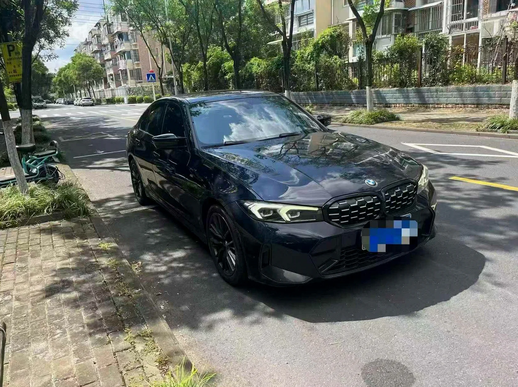 宝马3系 正面外观二